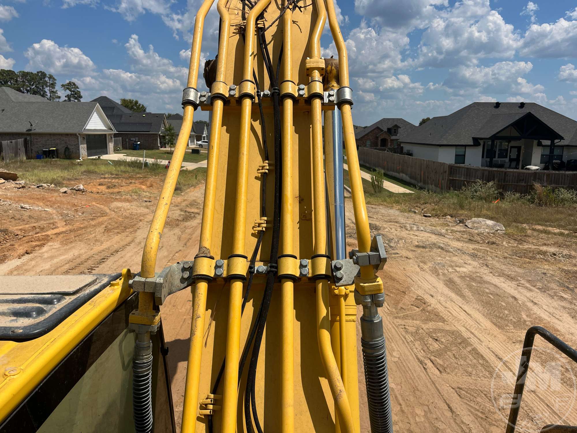 2022 Komatsu PC240LC-11