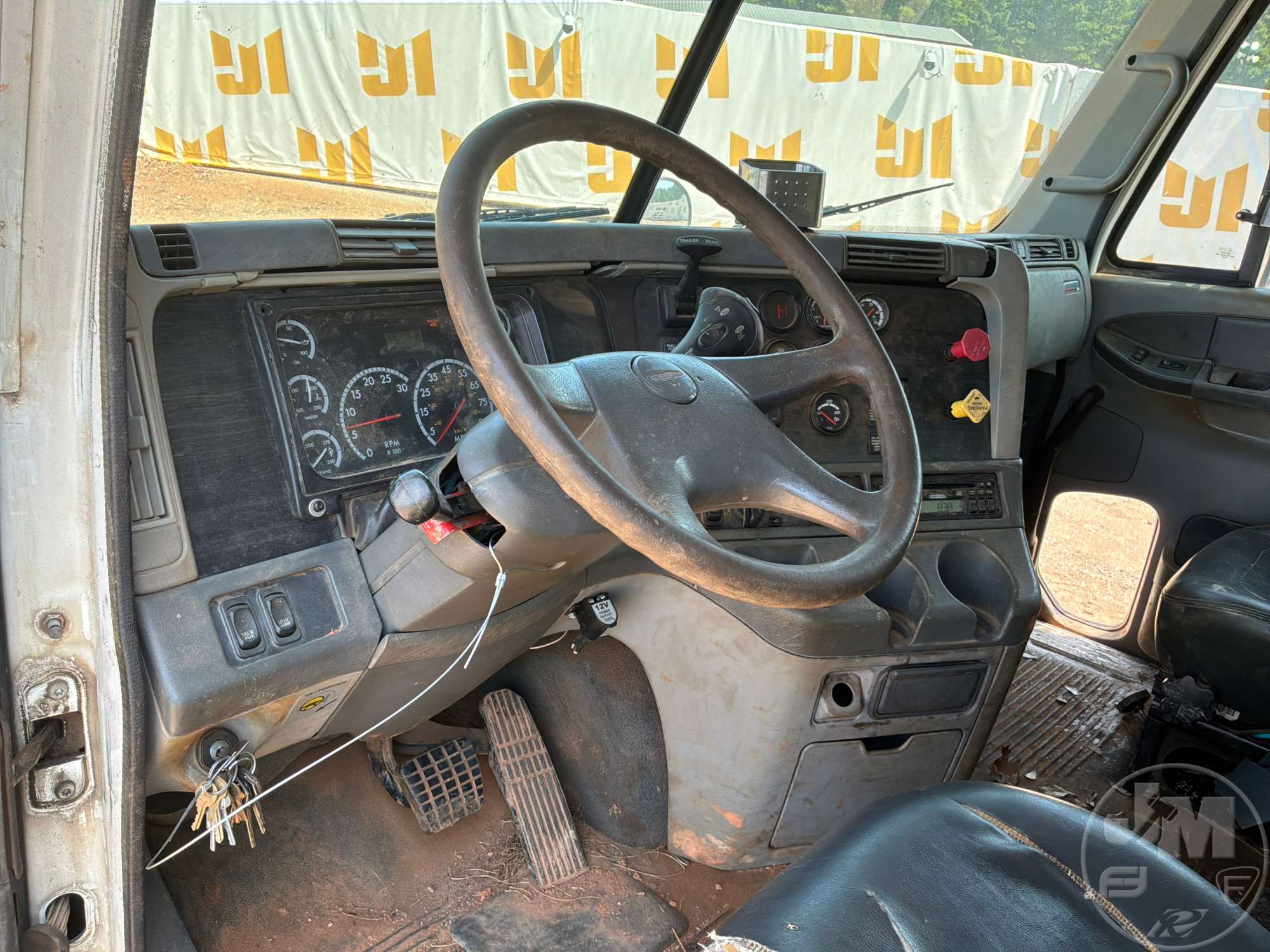 2005 Freightliner COLUMBIA