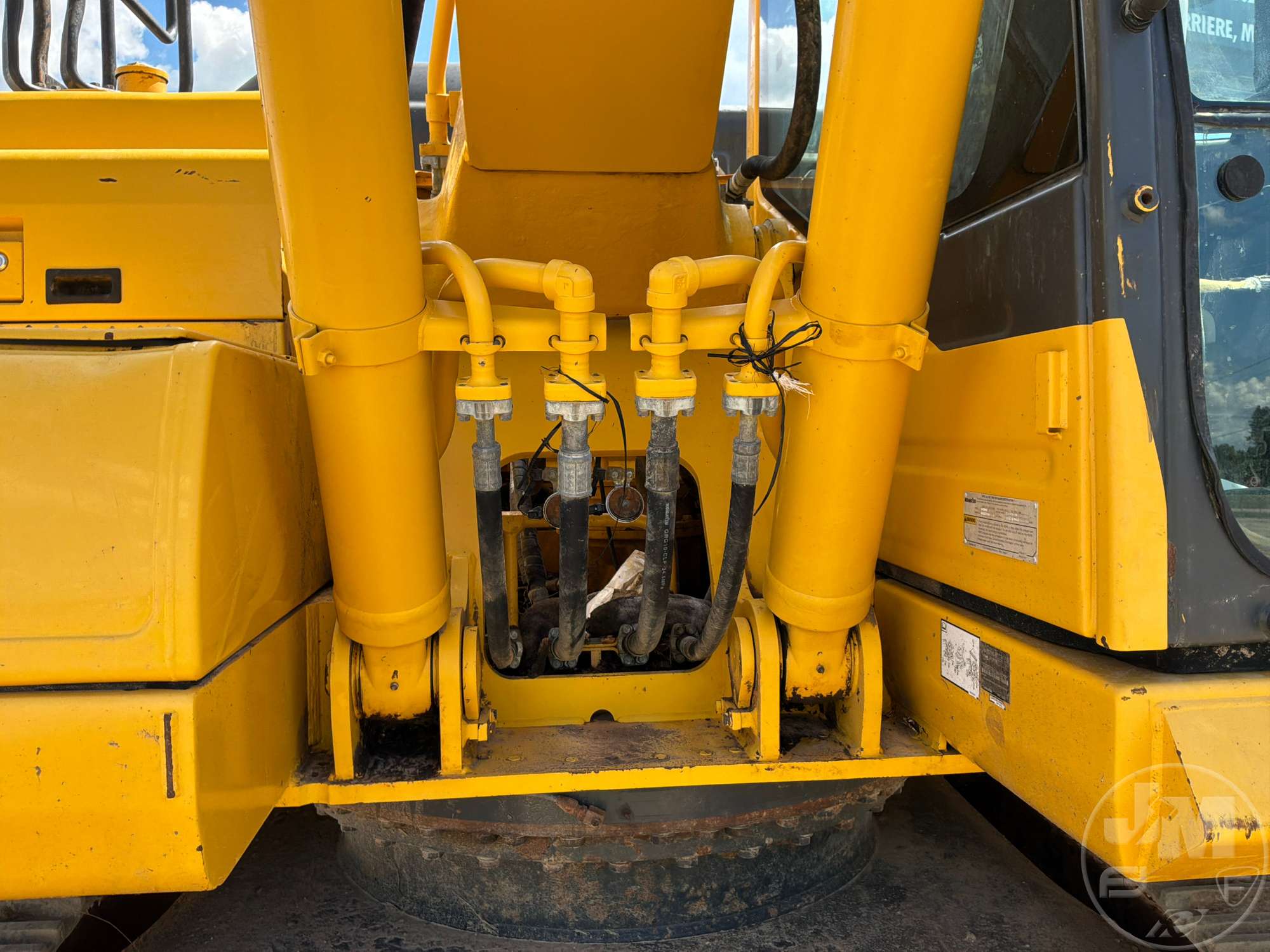 2019 Komatsu PC210LC-11
