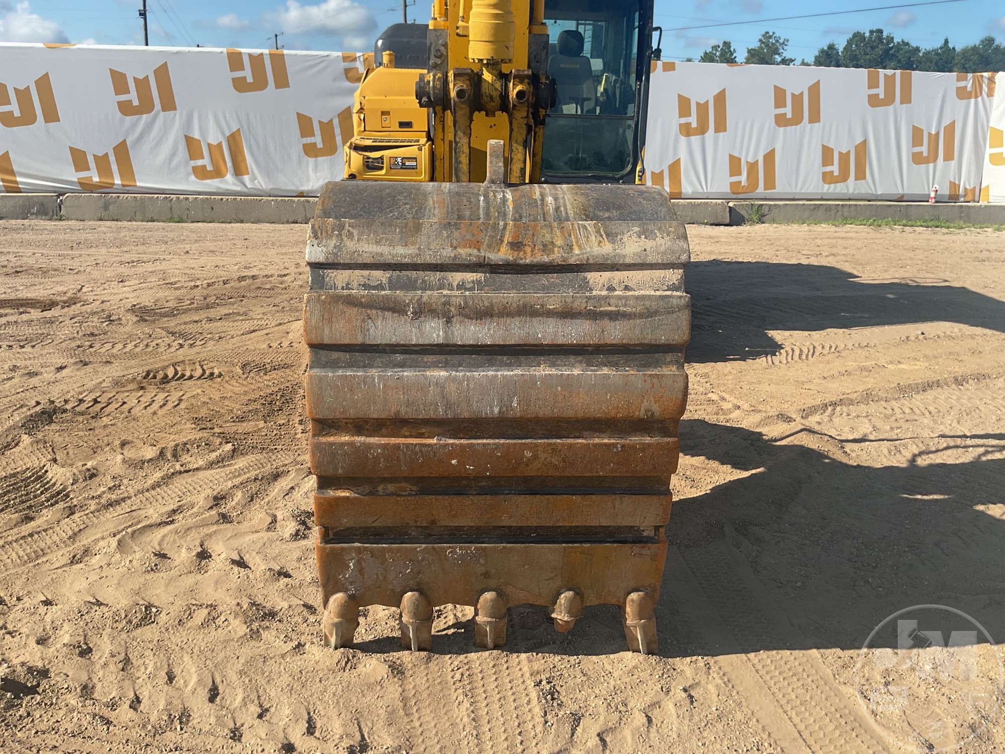 2017 Komatsu PC170LC-11