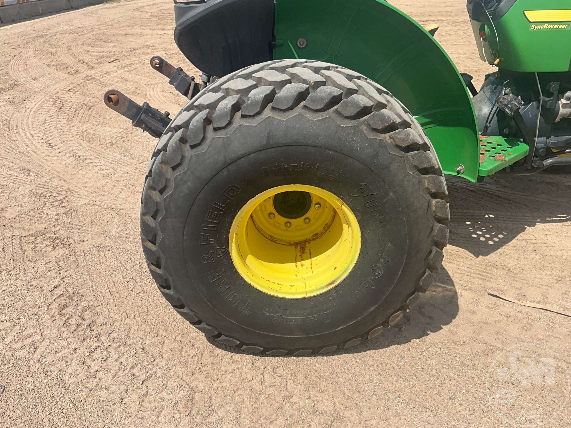 0 John Deere 5105