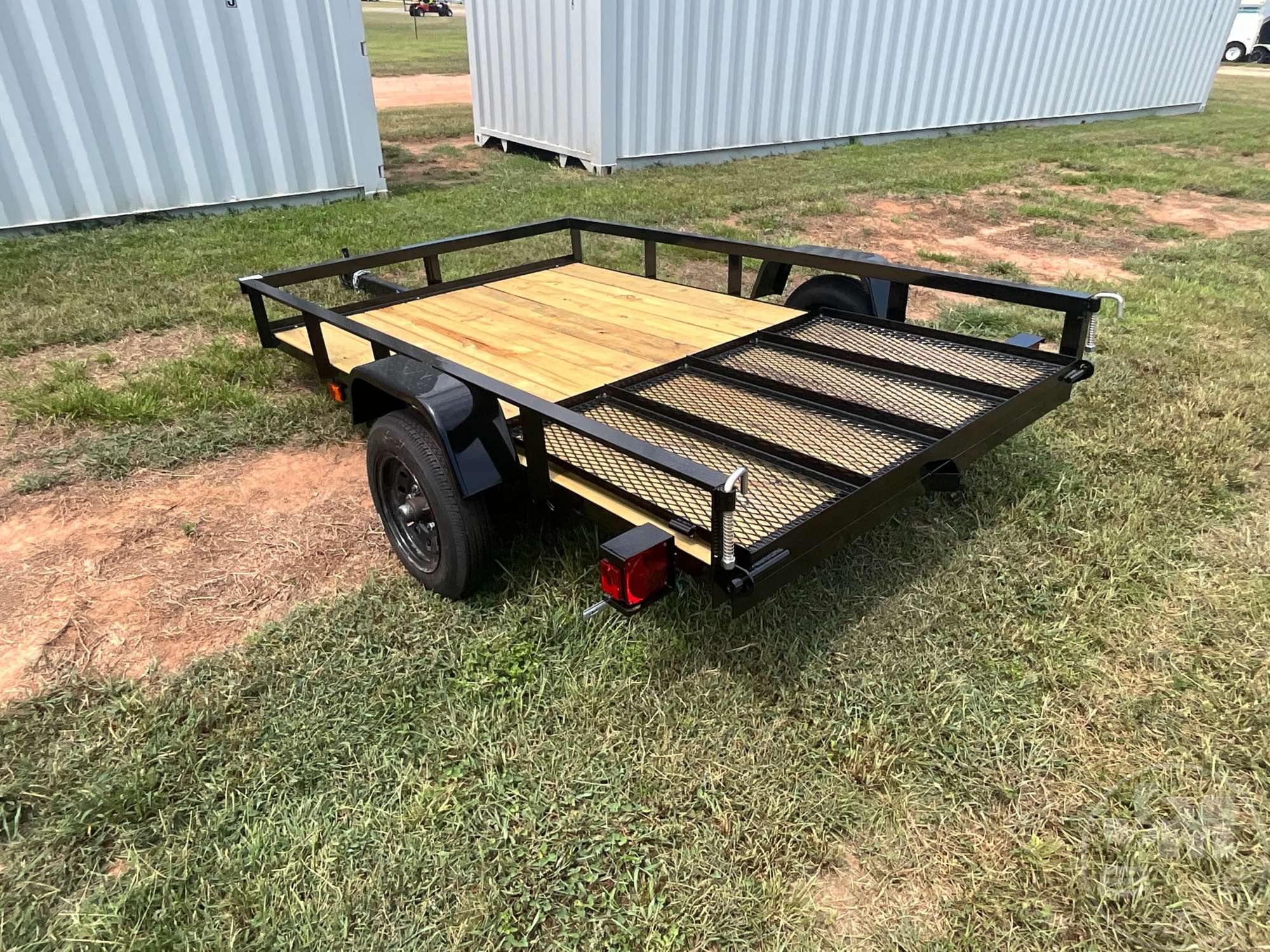 2027 TRIPLE CROWN TRAILERS, INC LD5X8S10O