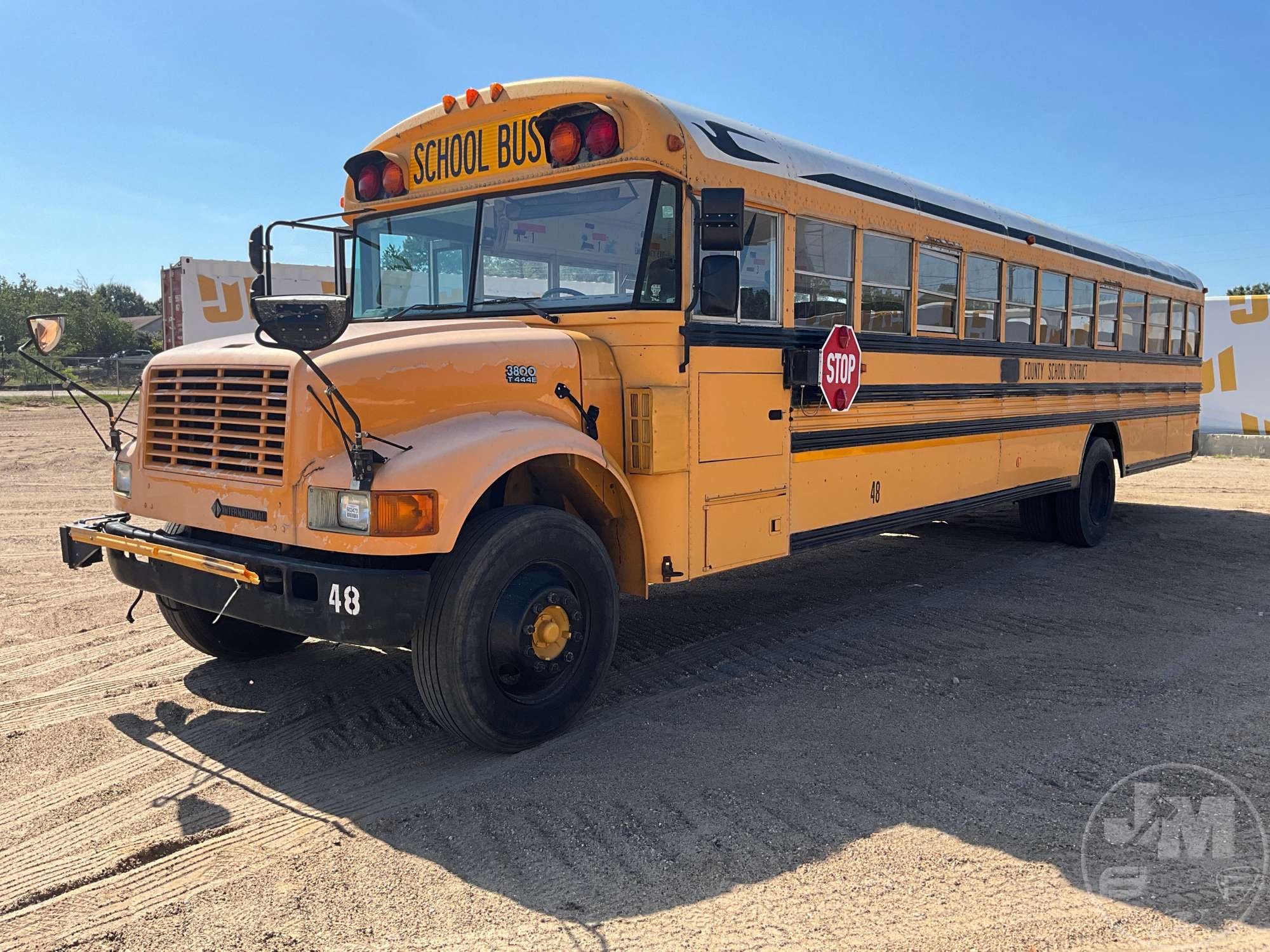 Photo of 2001 International 3800