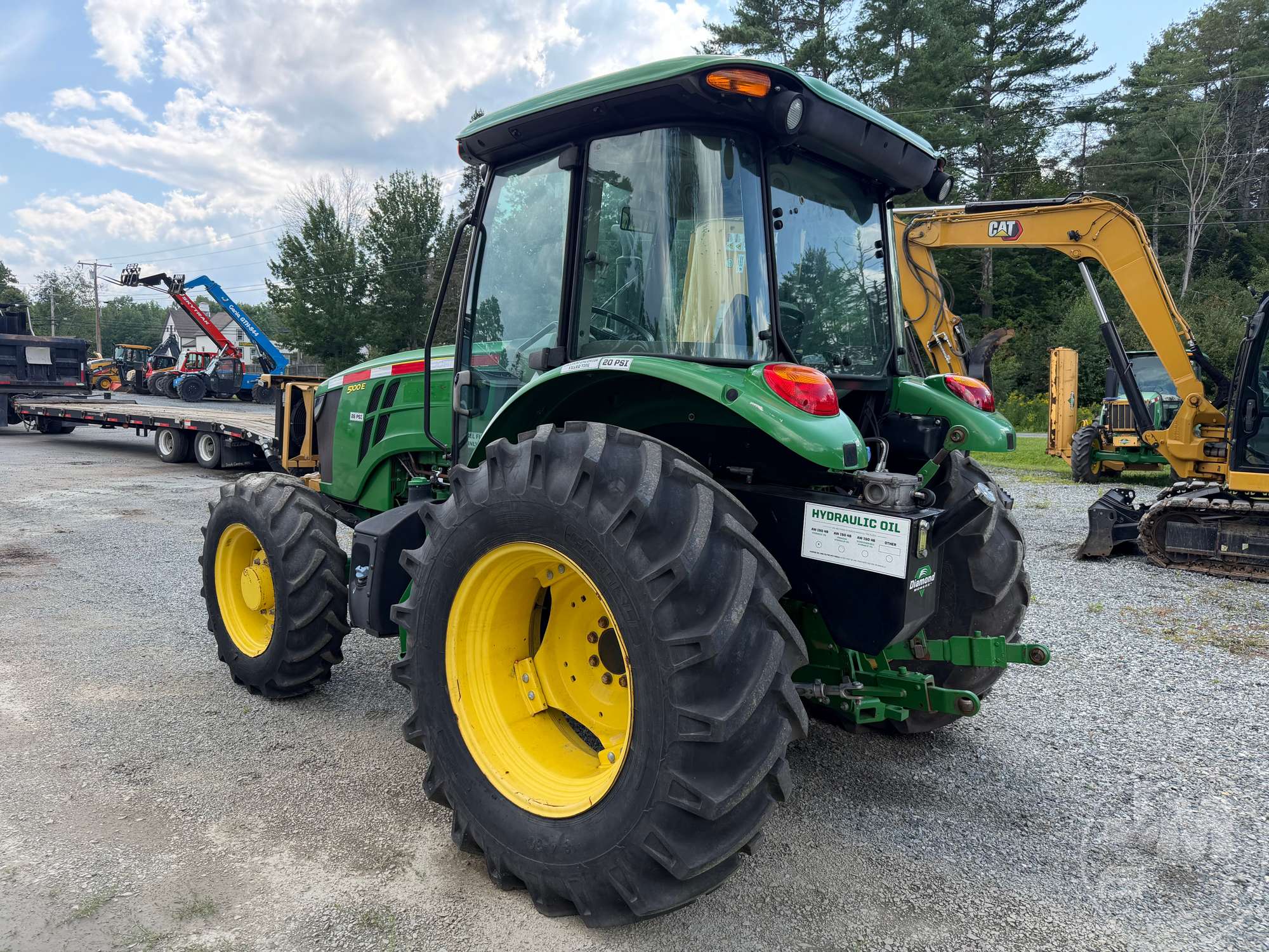 0 John Deere 5100E