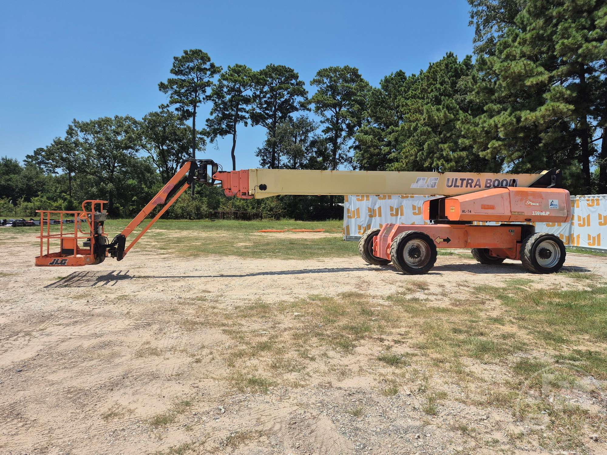 2013 JLG 1200SJP