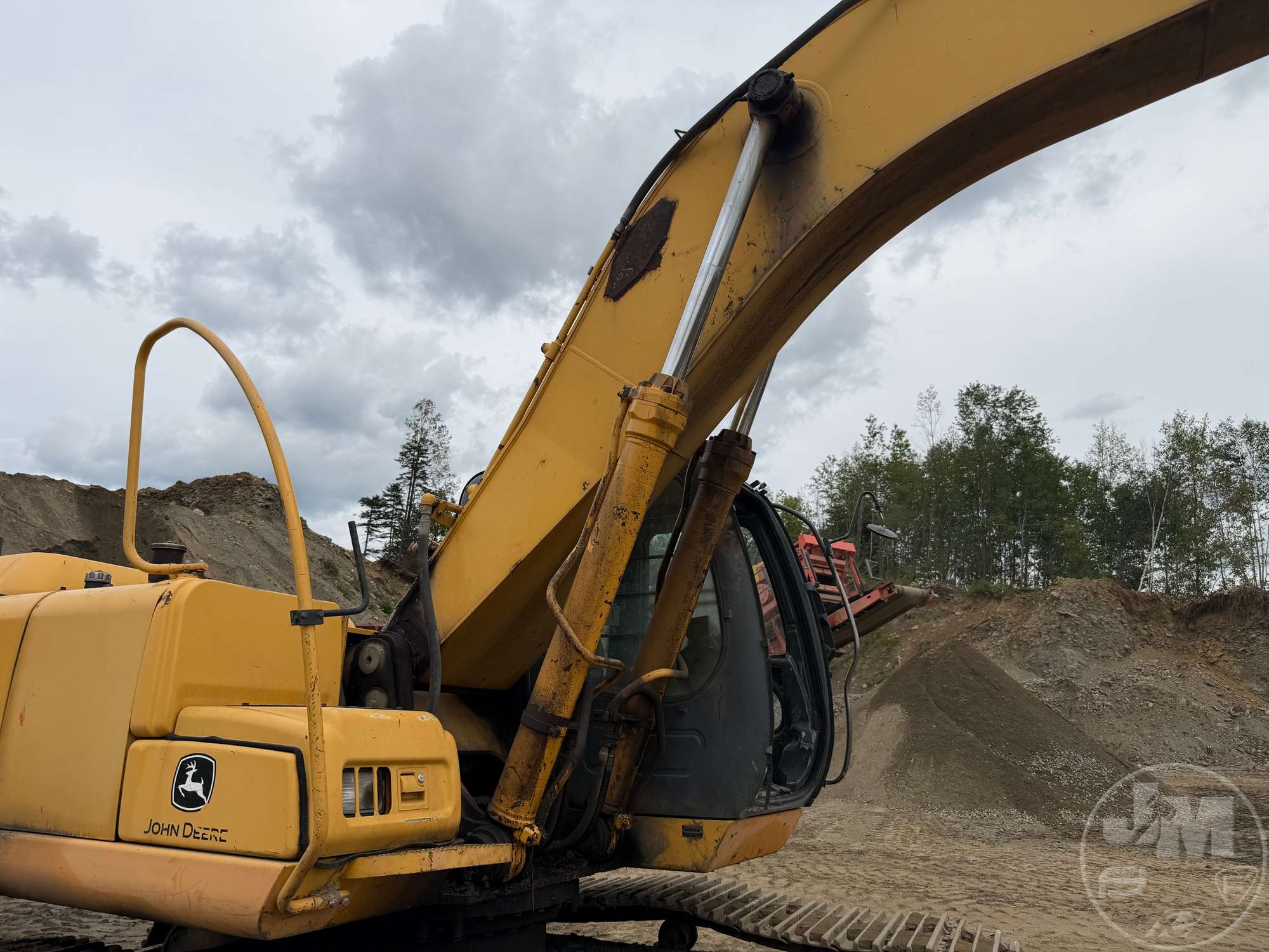 2004 John Deere 270C LC