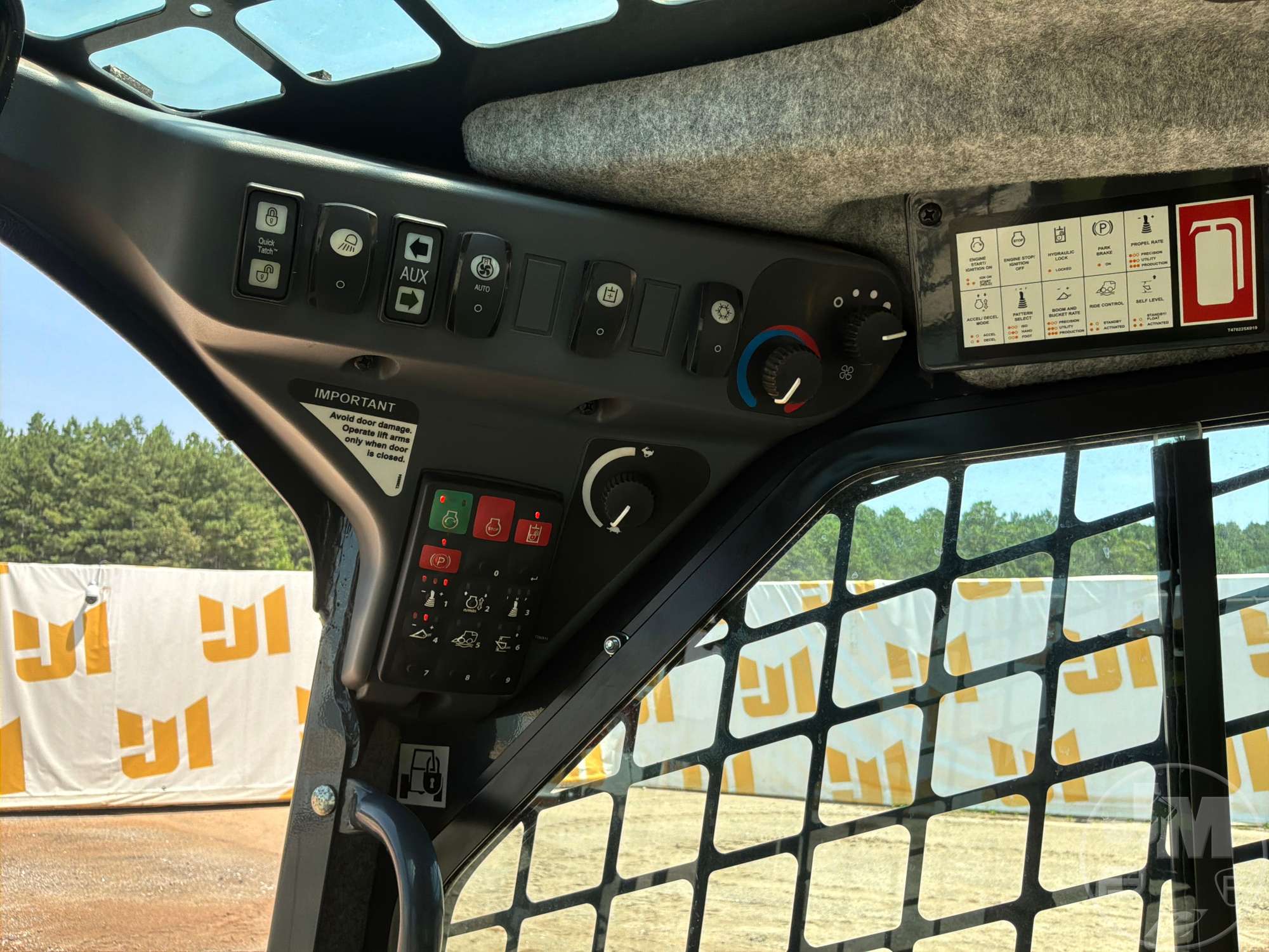 2024 John Deere 325G