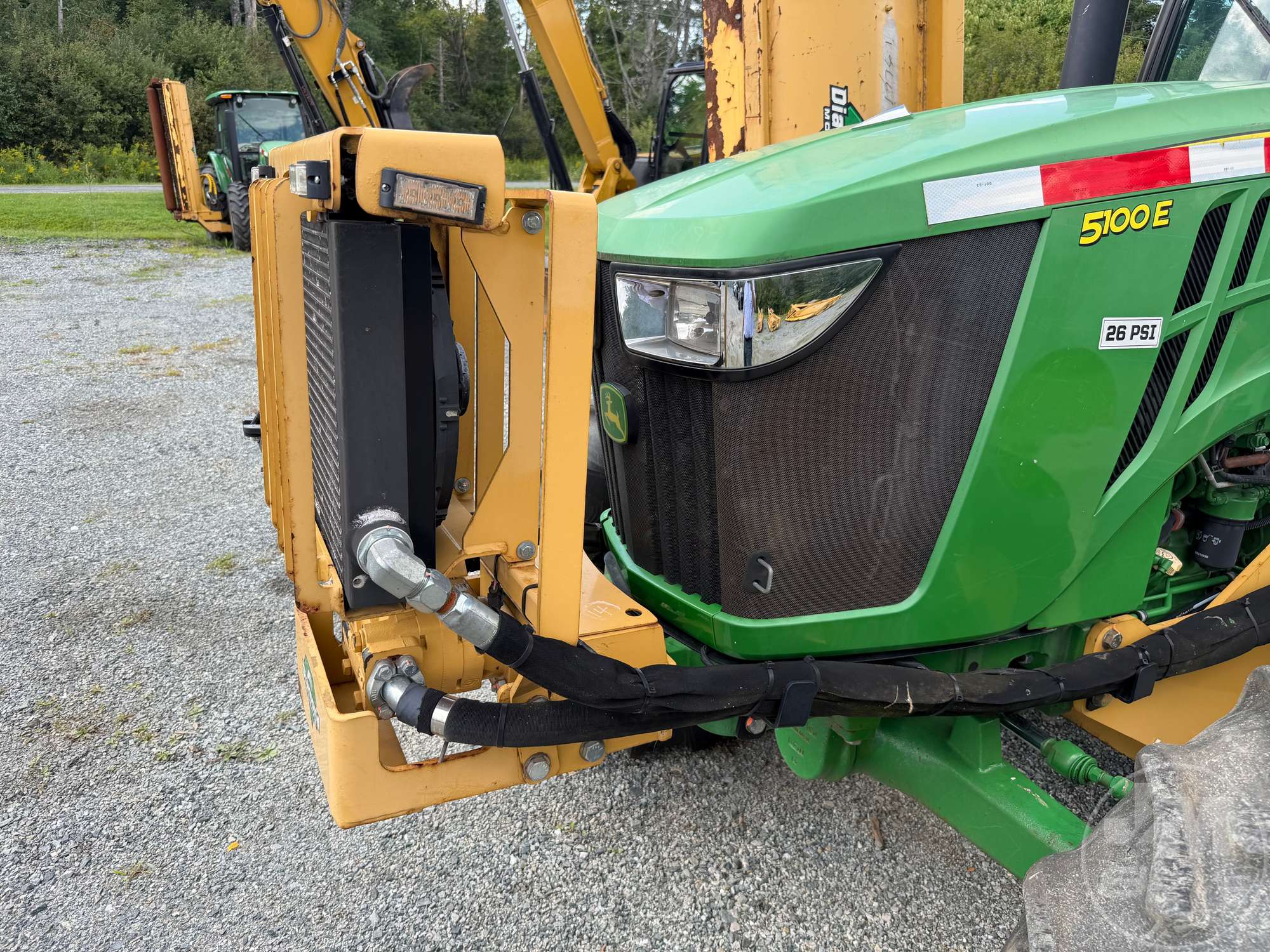 0 John Deere 5100E