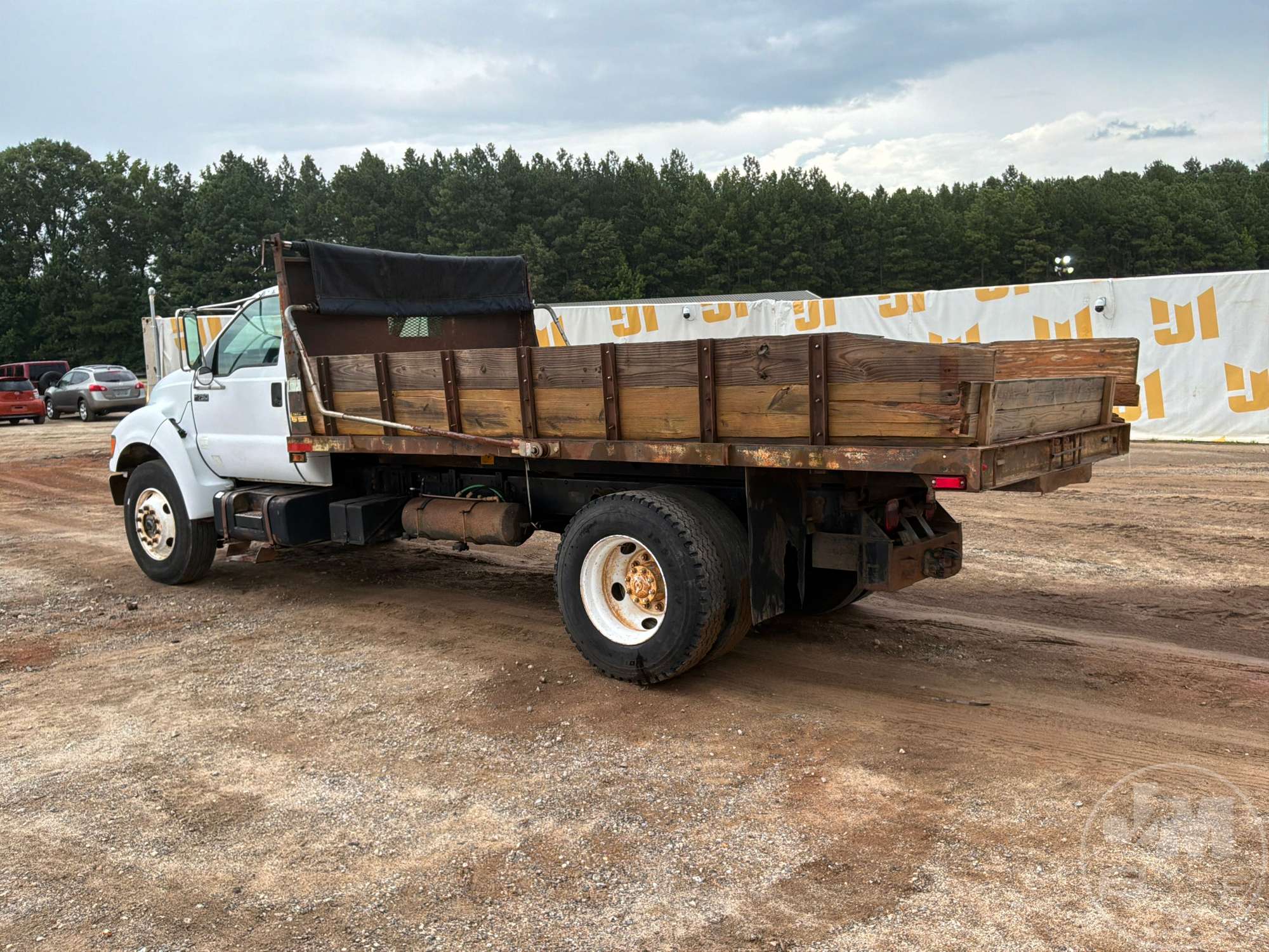 2000 Ford F-750