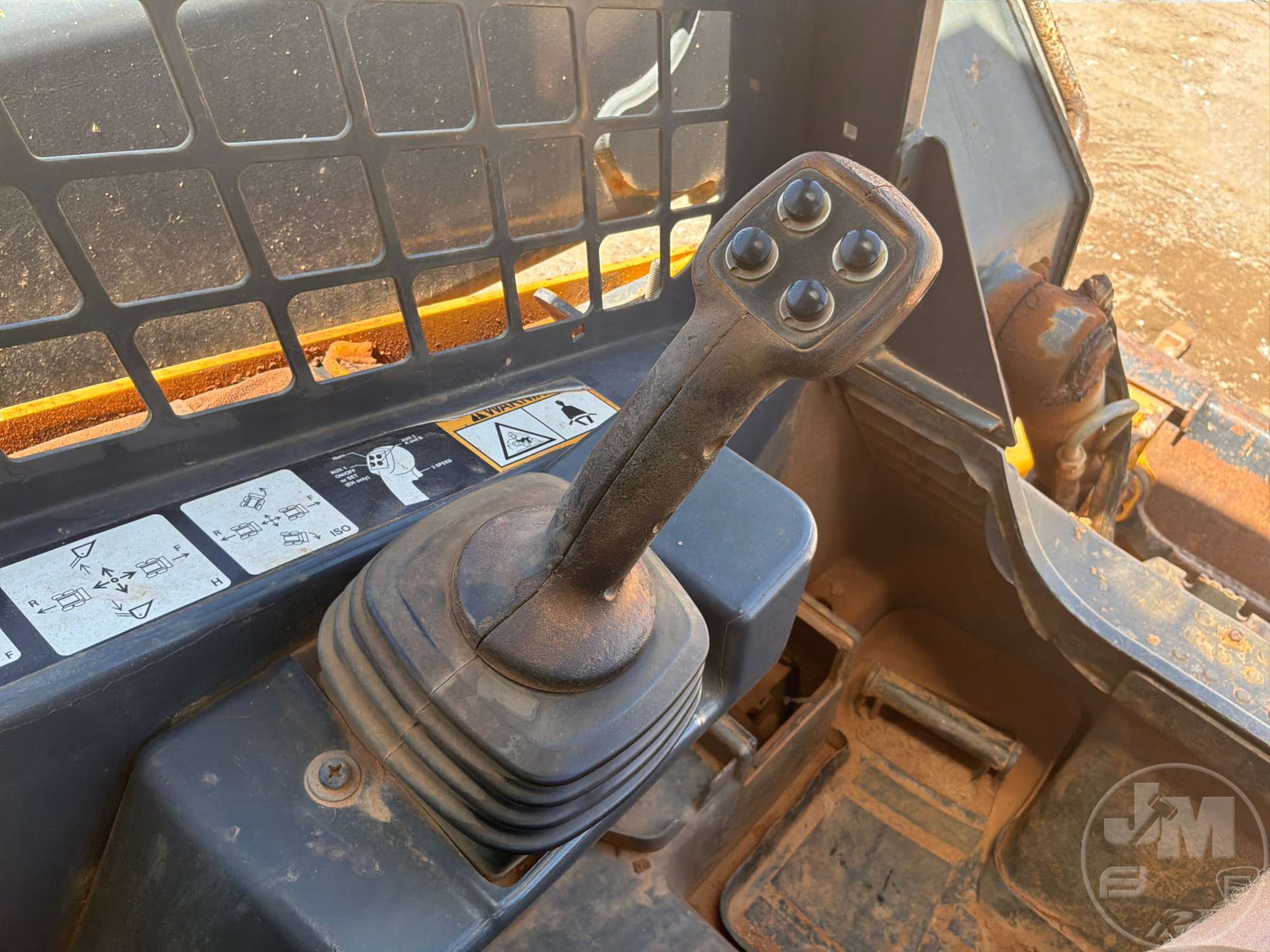 2016 John Deere 323E