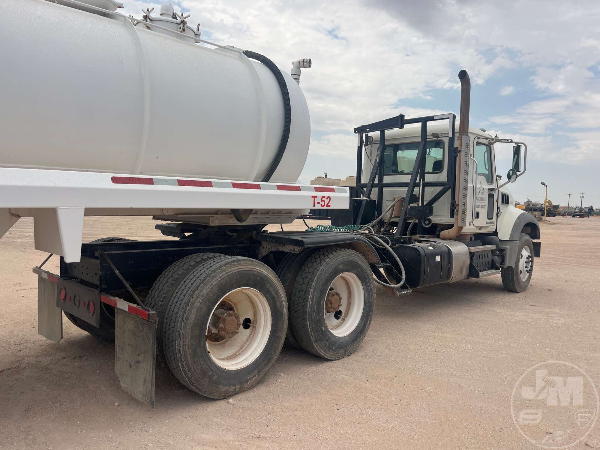 2013 Mack GU713