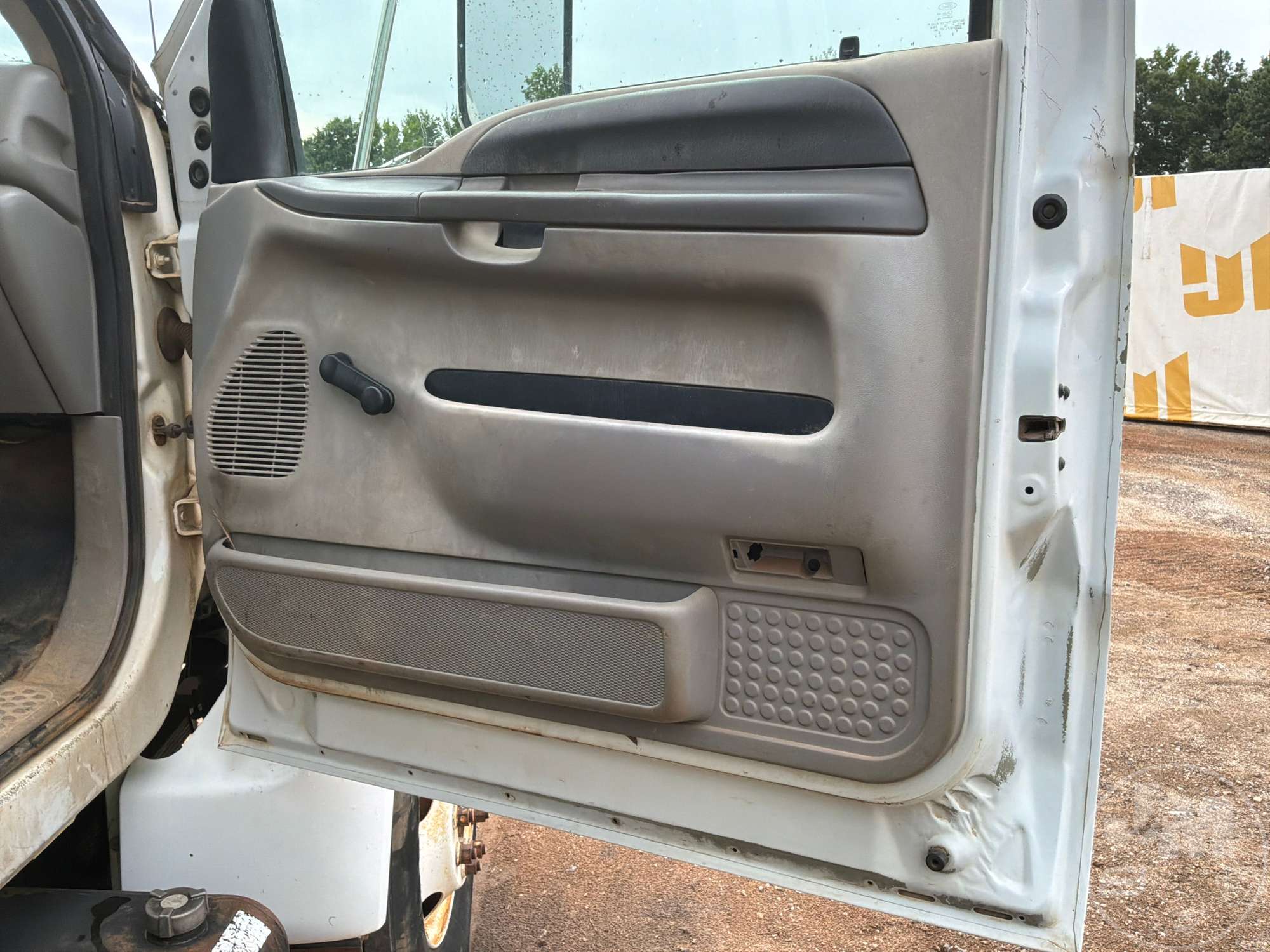 2000 Ford F-750