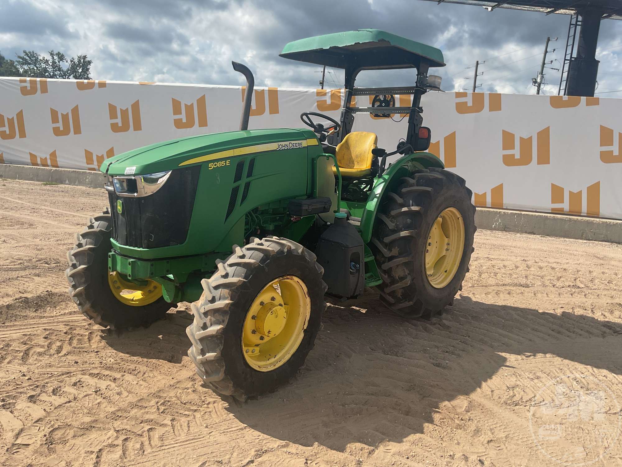 Photo of 2014 John Deere 5085E