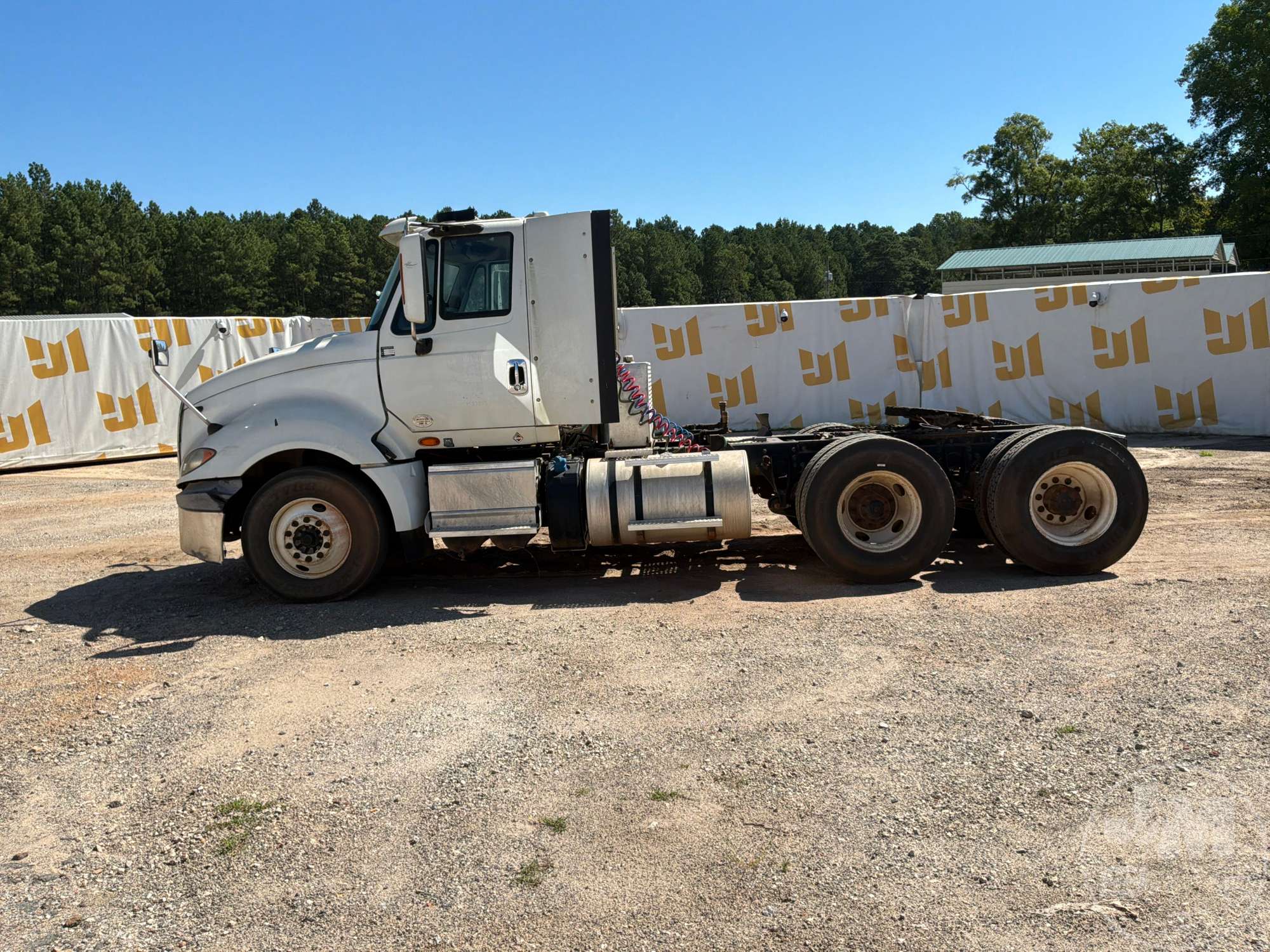 2015 International LF687