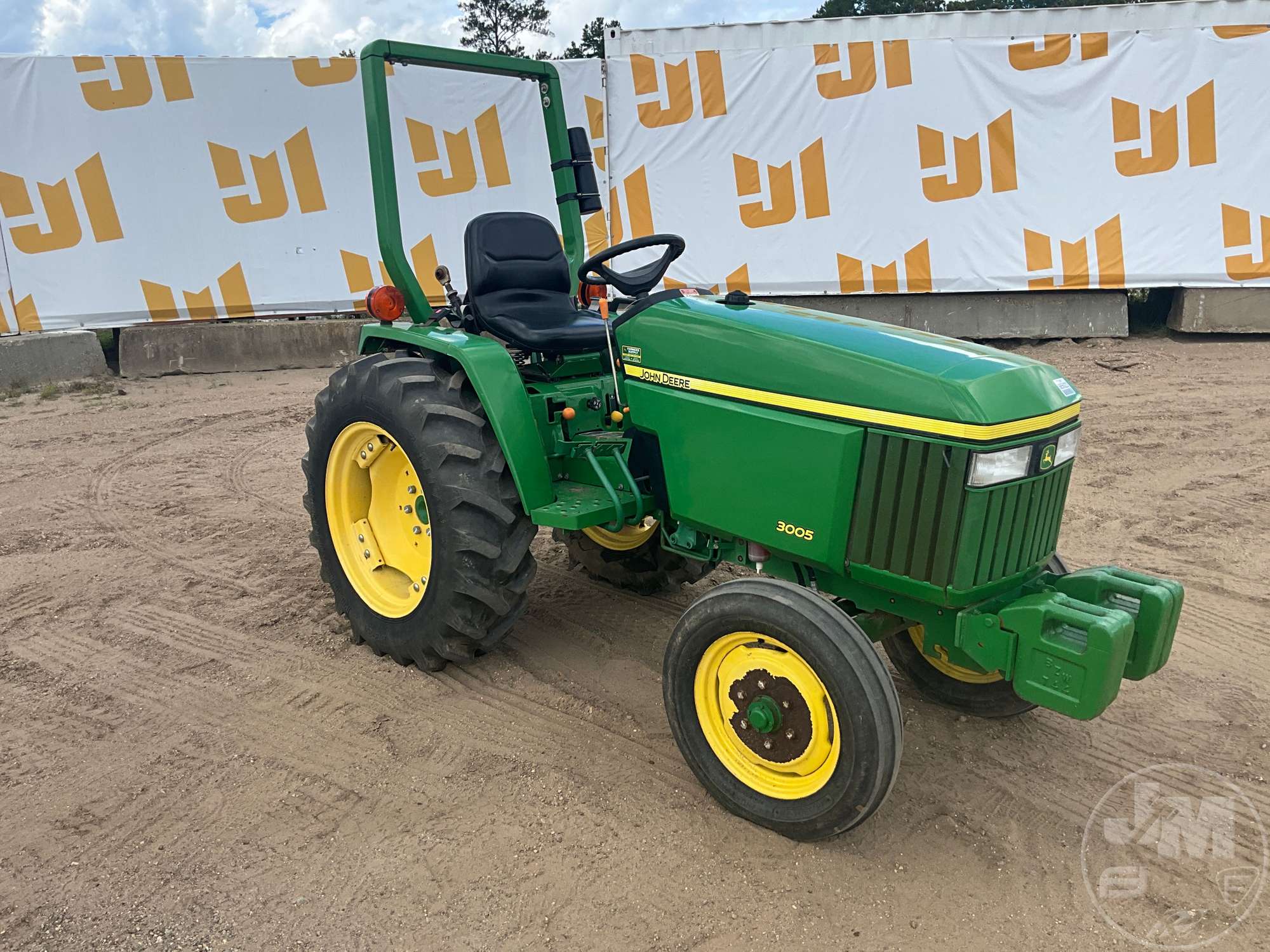 0 John Deere 3005