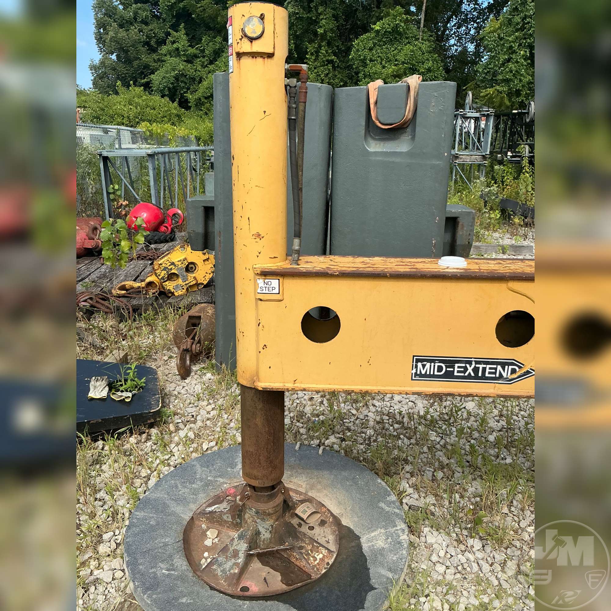 2000 Grove RT855B