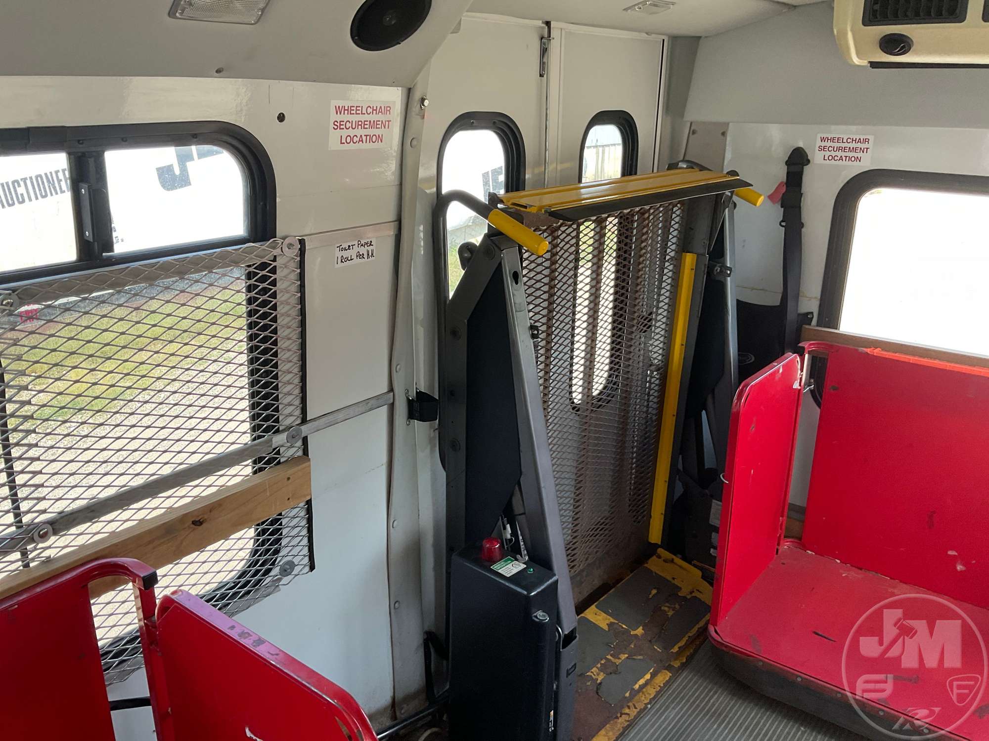 2006 Ford E-450