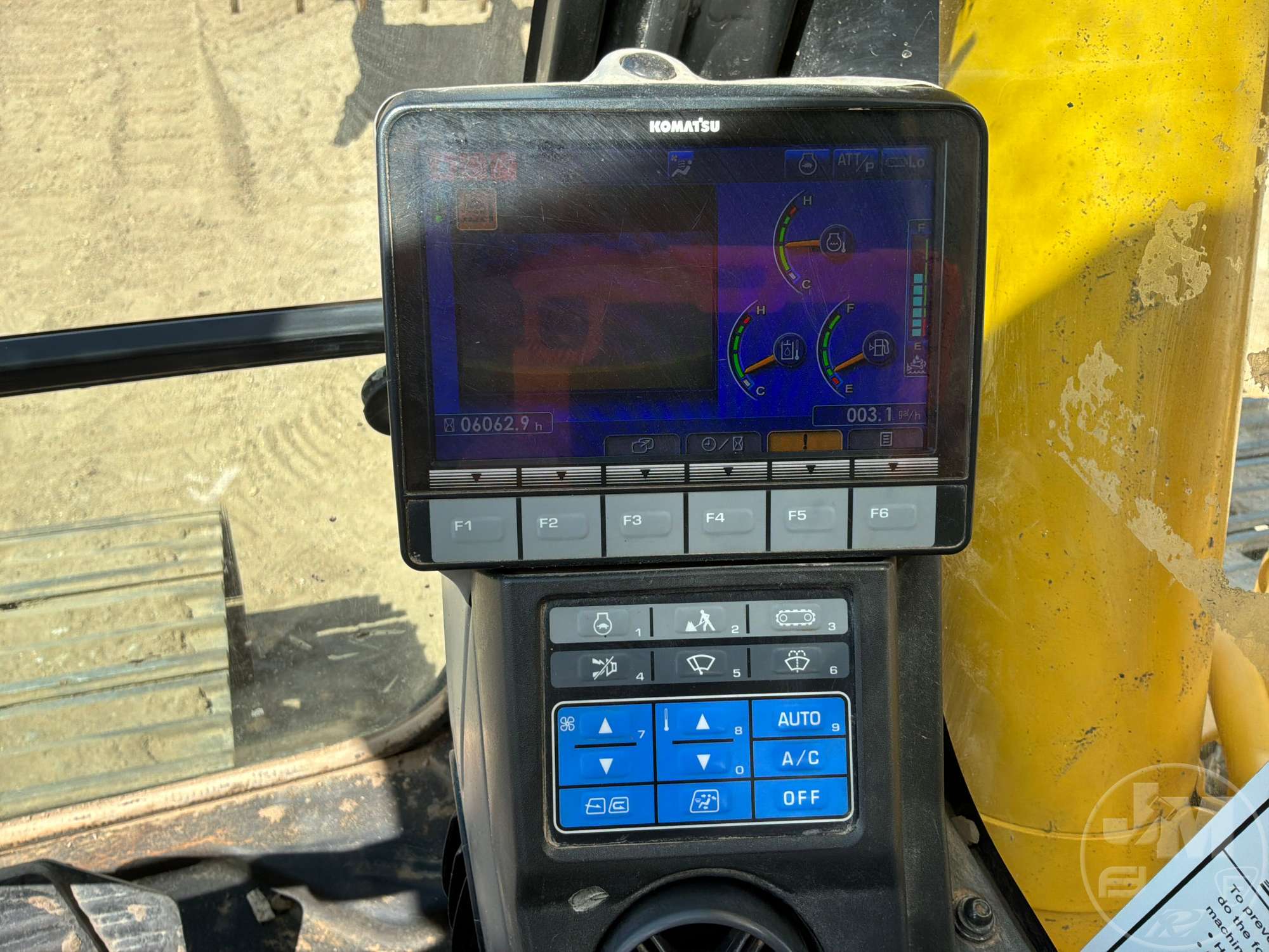 2019 Komatsu PC210LC-11