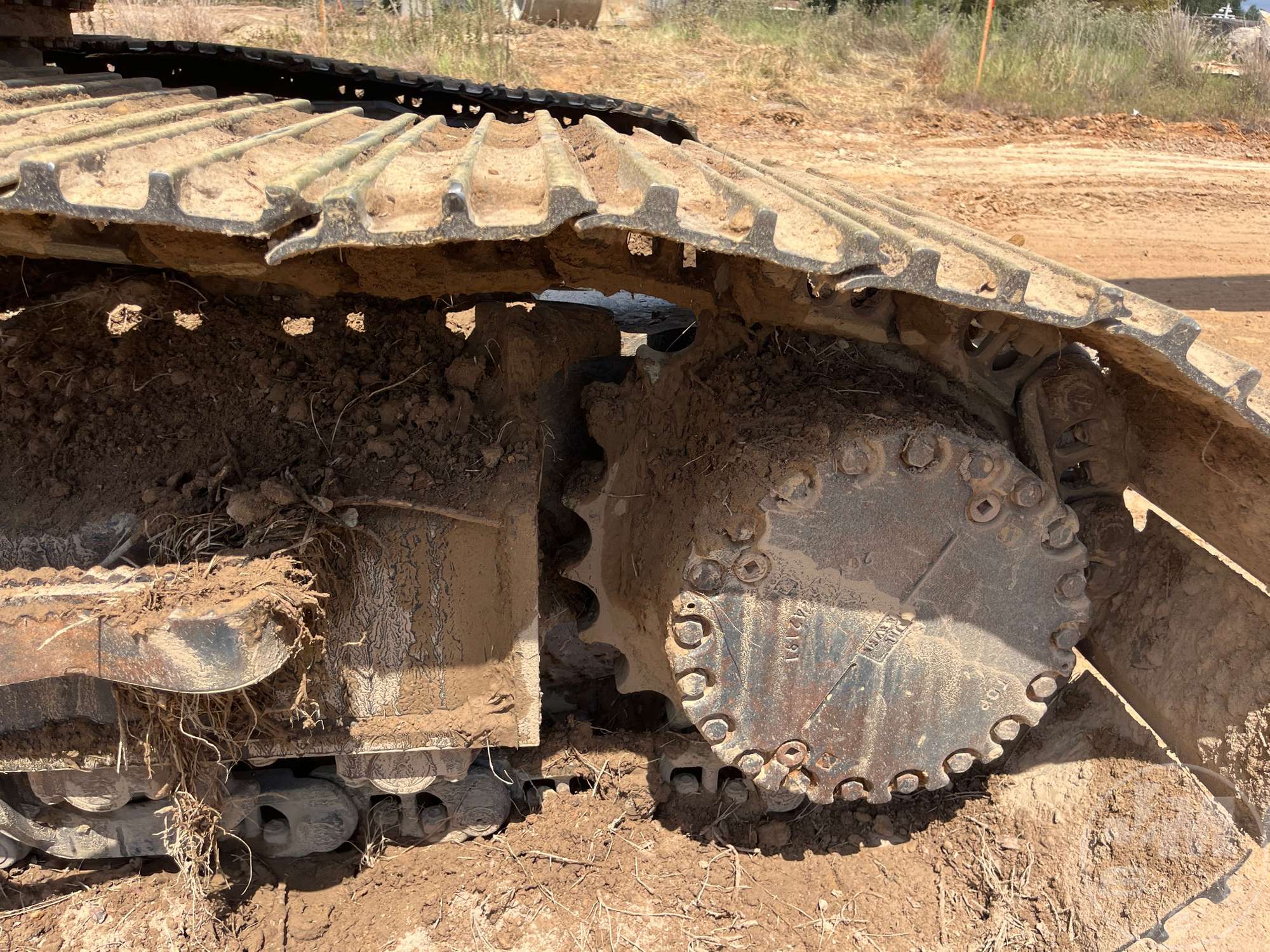 2022 Komatsu PC240LC-11