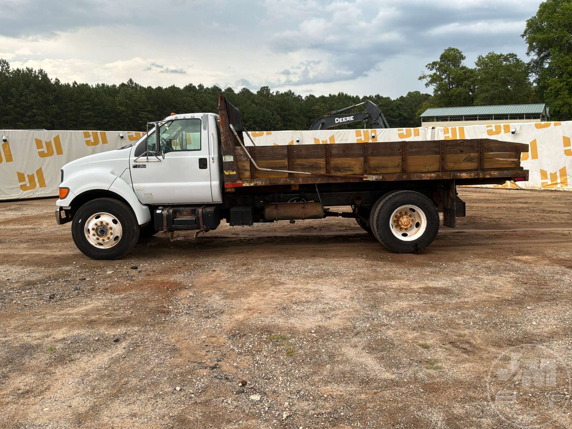 2000 Ford F-750