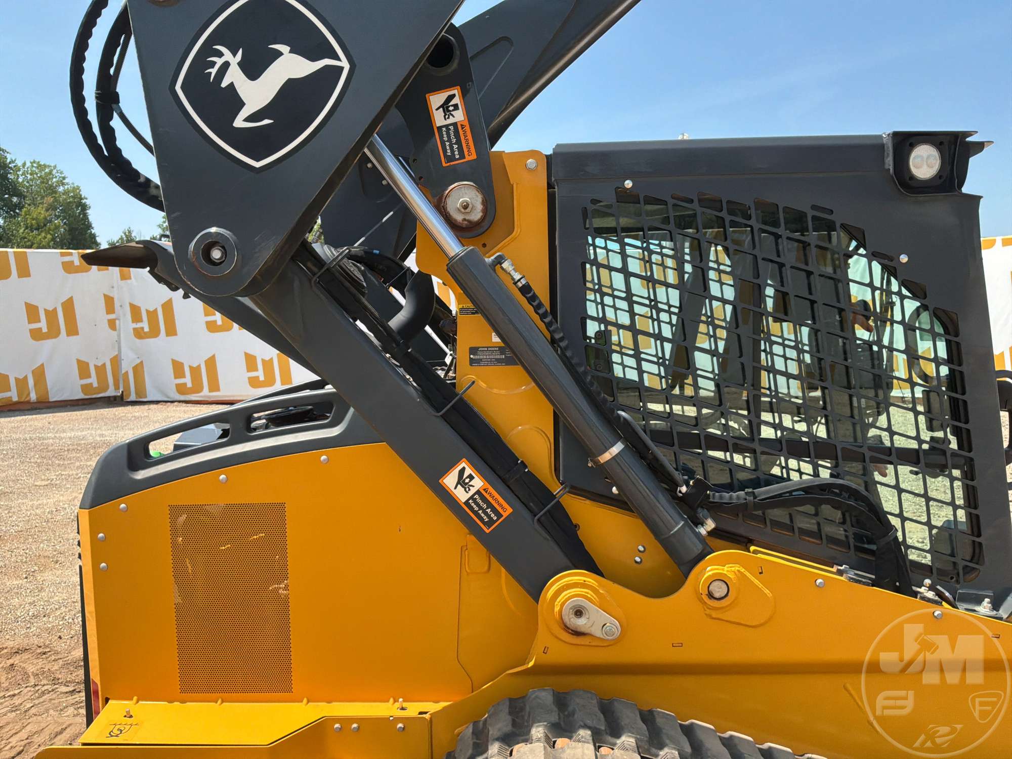 2024 John Deere 325G