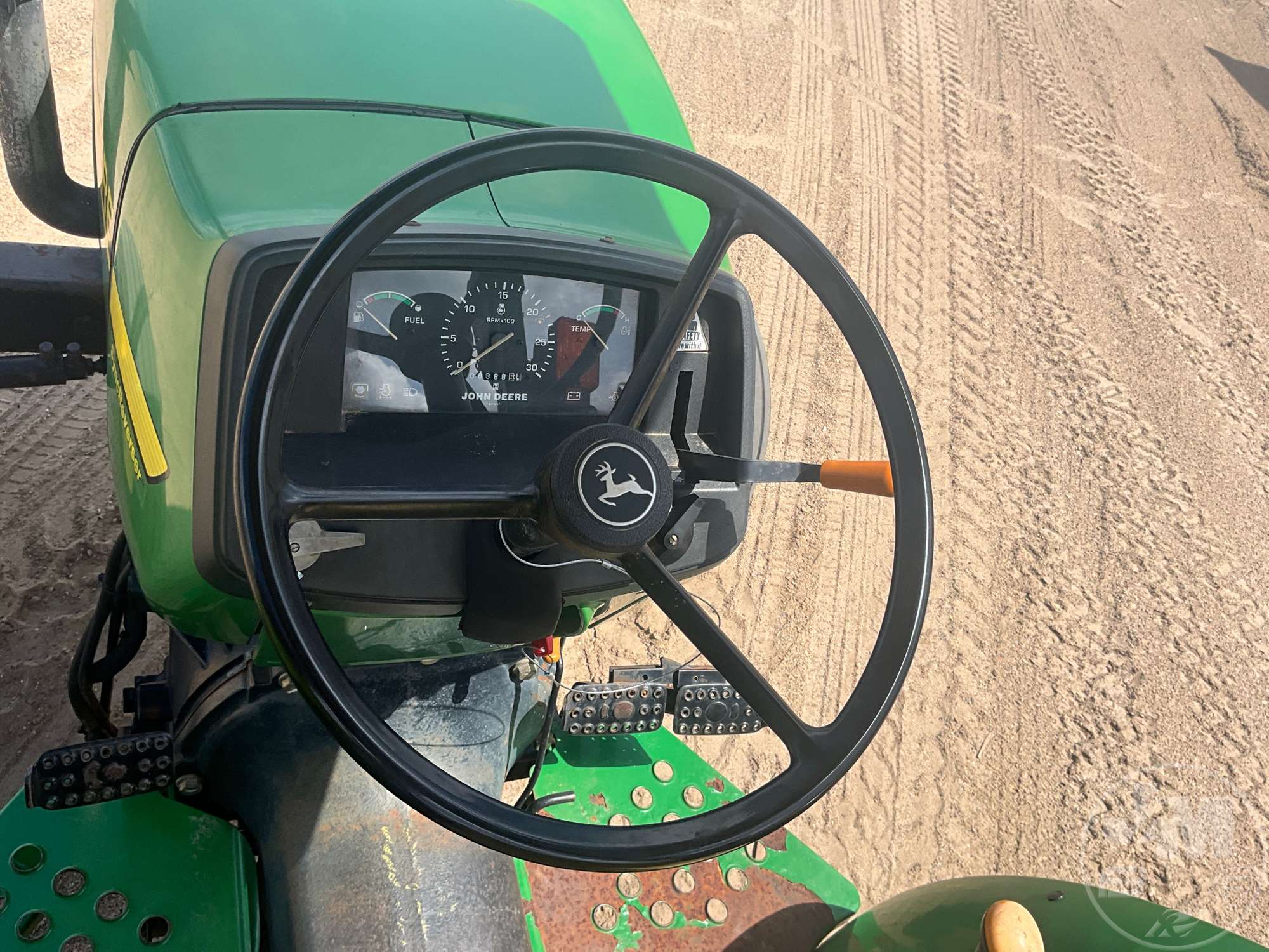 0 John Deere 5105