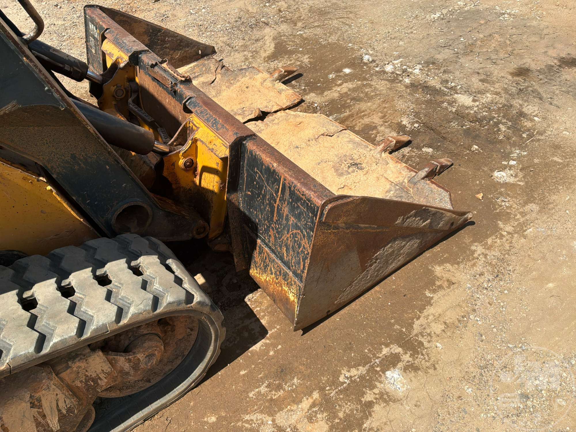 2016 John Deere 323E