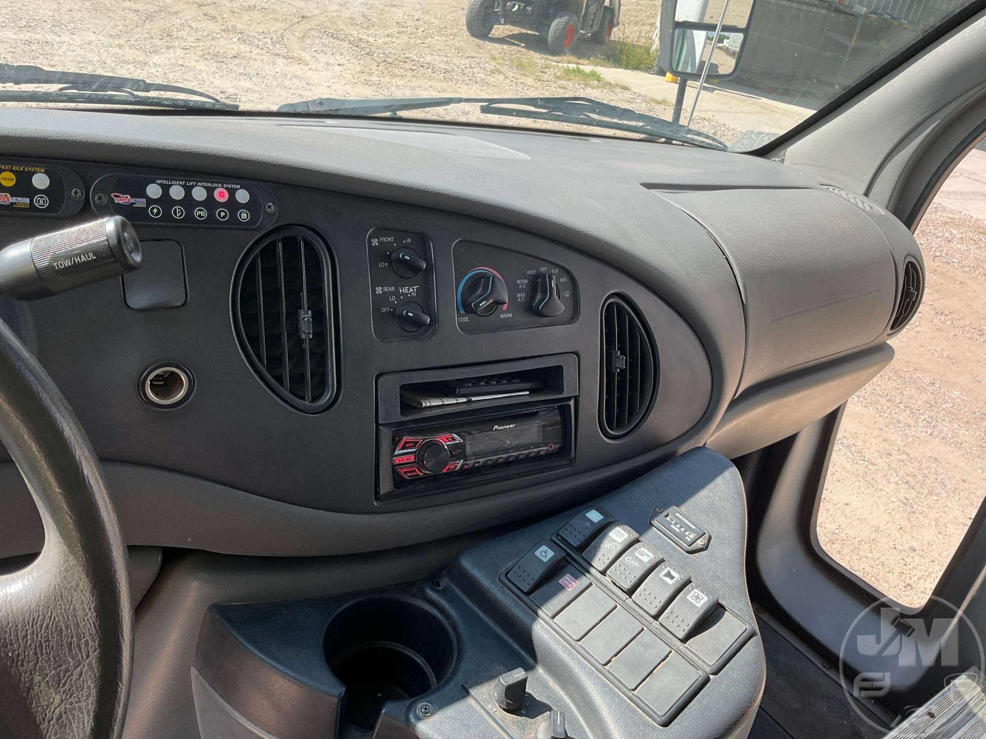 2006 Ford E-450
