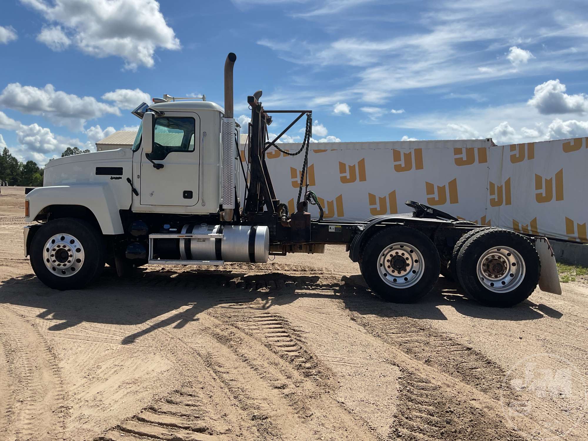2018 Mack CHU613 PINNACLE
