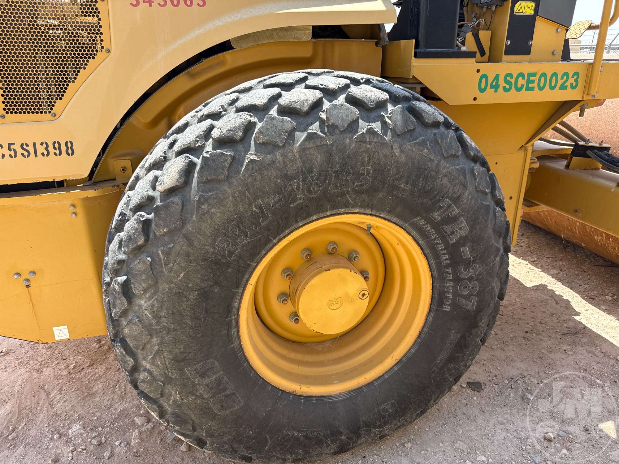 2011 Caterpillar CS56