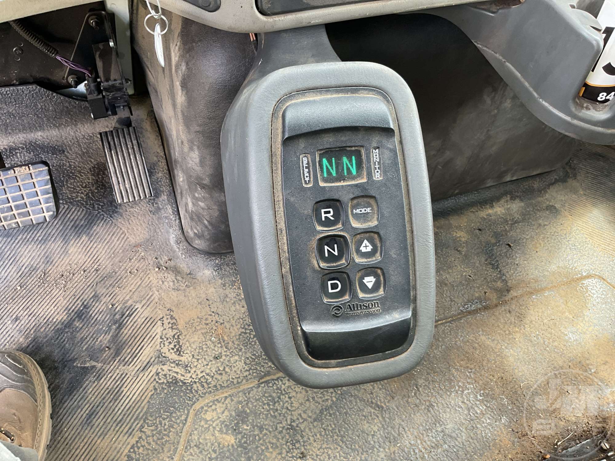 2017 International SF637
