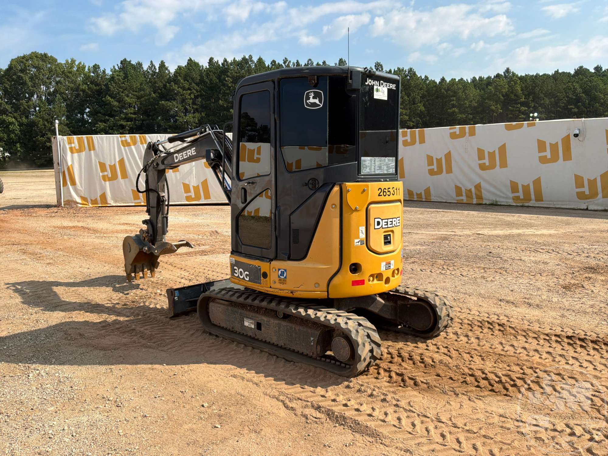 2017 John Deere 30G