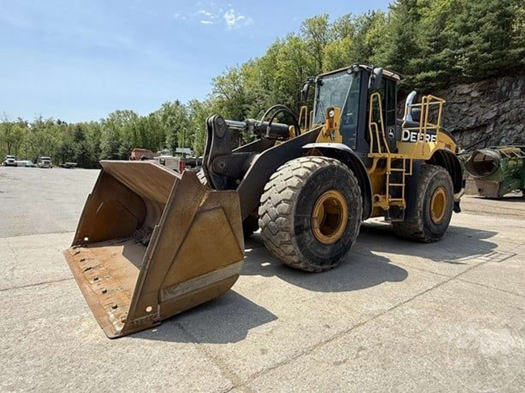 Photo of 2012 John Deere 744K