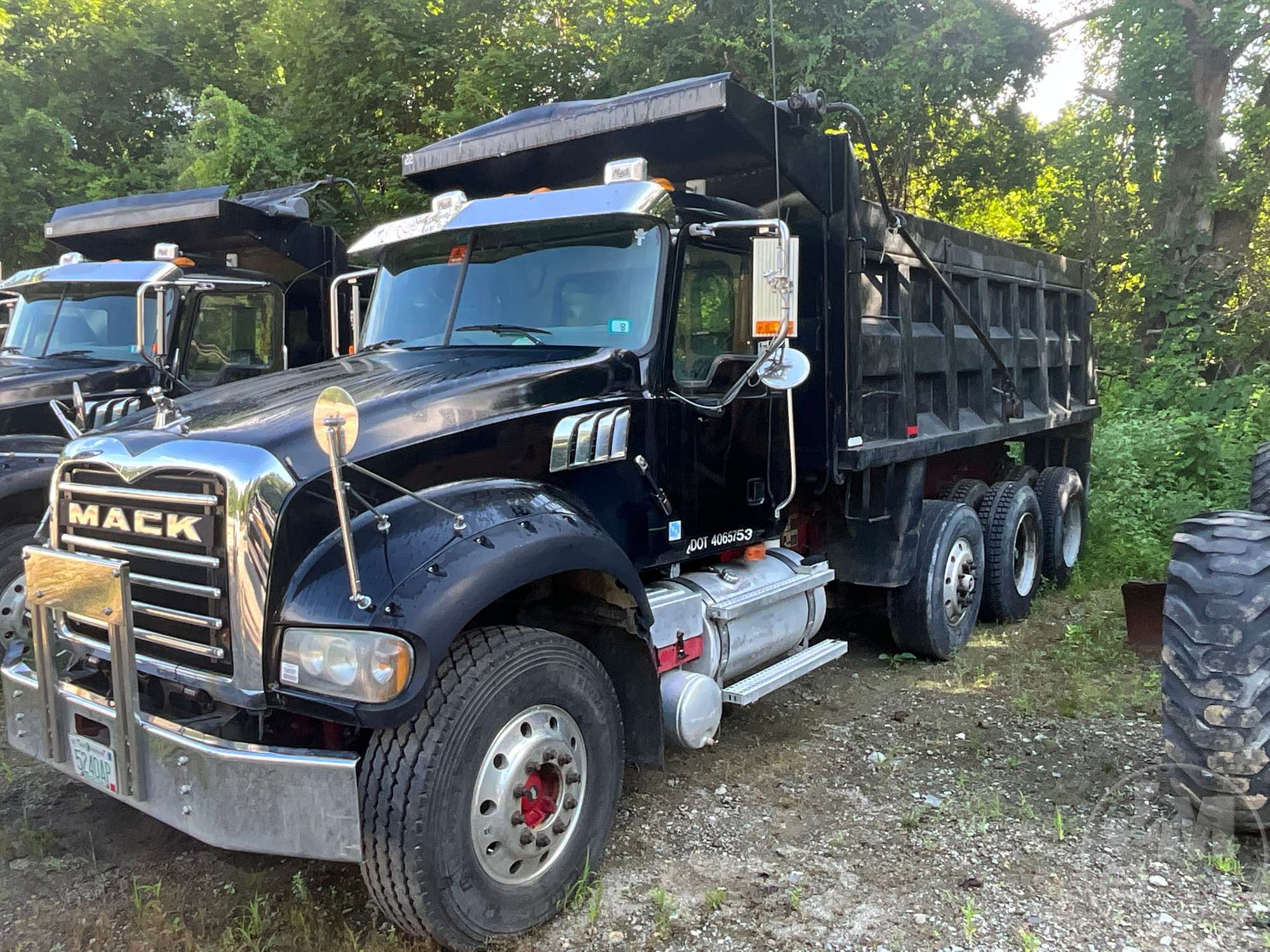 Photo of 2009 Mack GU713