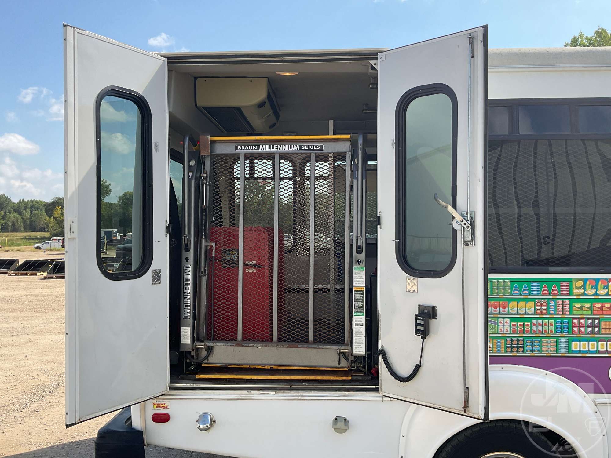 2006 Ford E-450