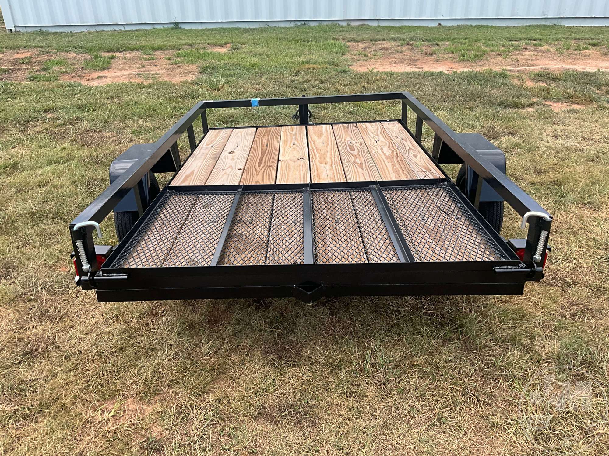2027 TRIPLE CROWN TRAILERS, INC LD5X8S10O