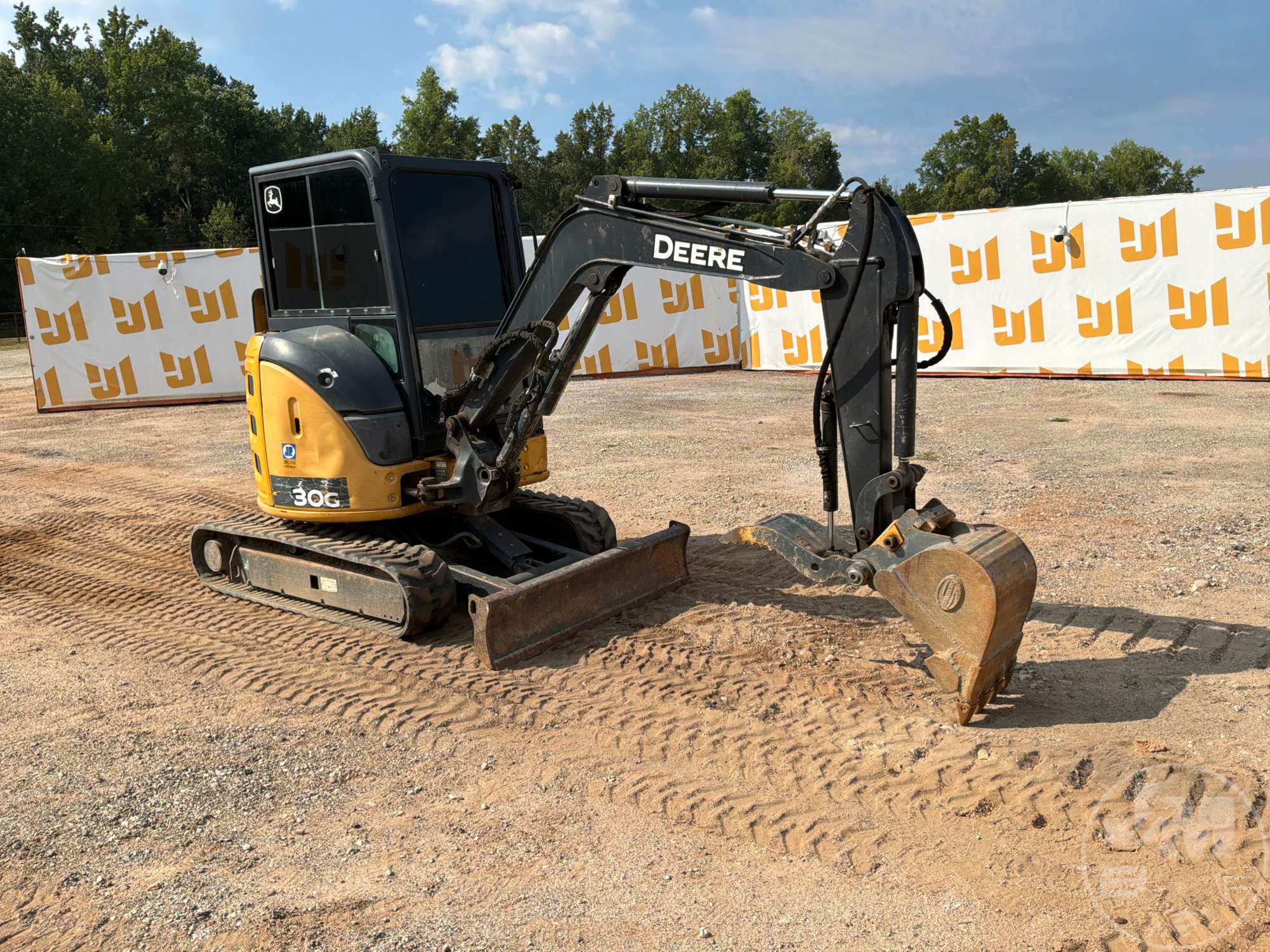 2017 John Deere 30G