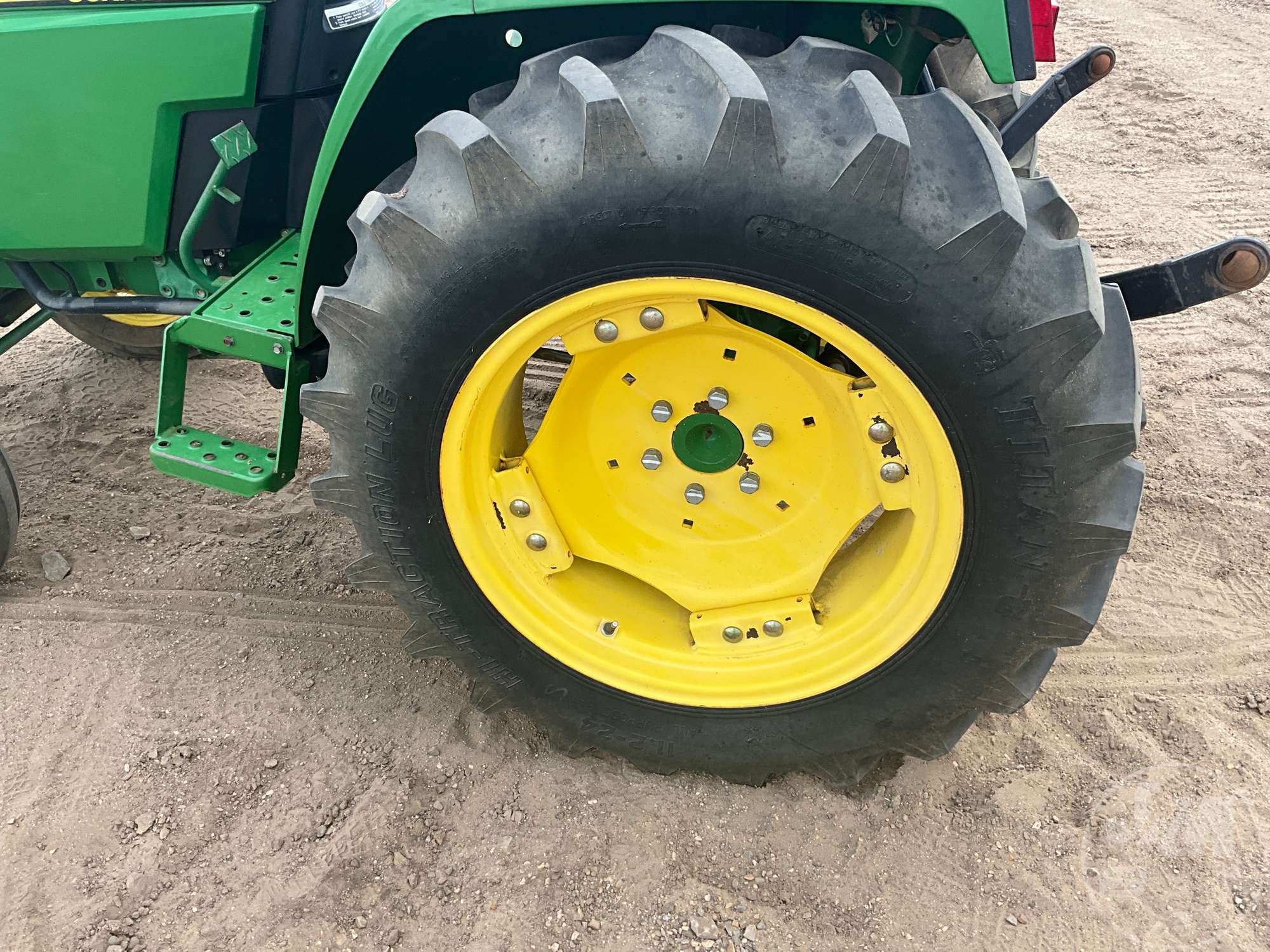 0 John Deere 3005