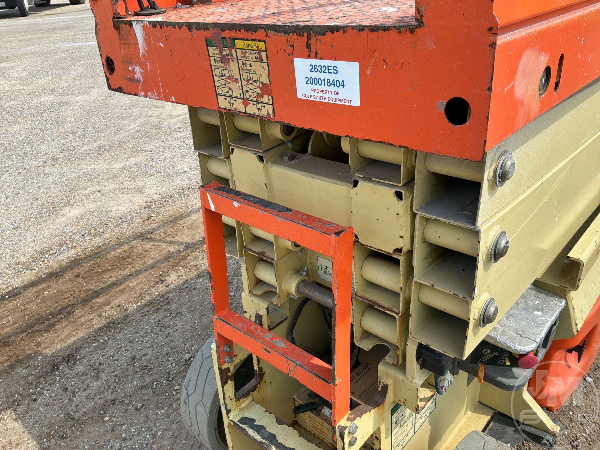 2018 JLG 2632ES