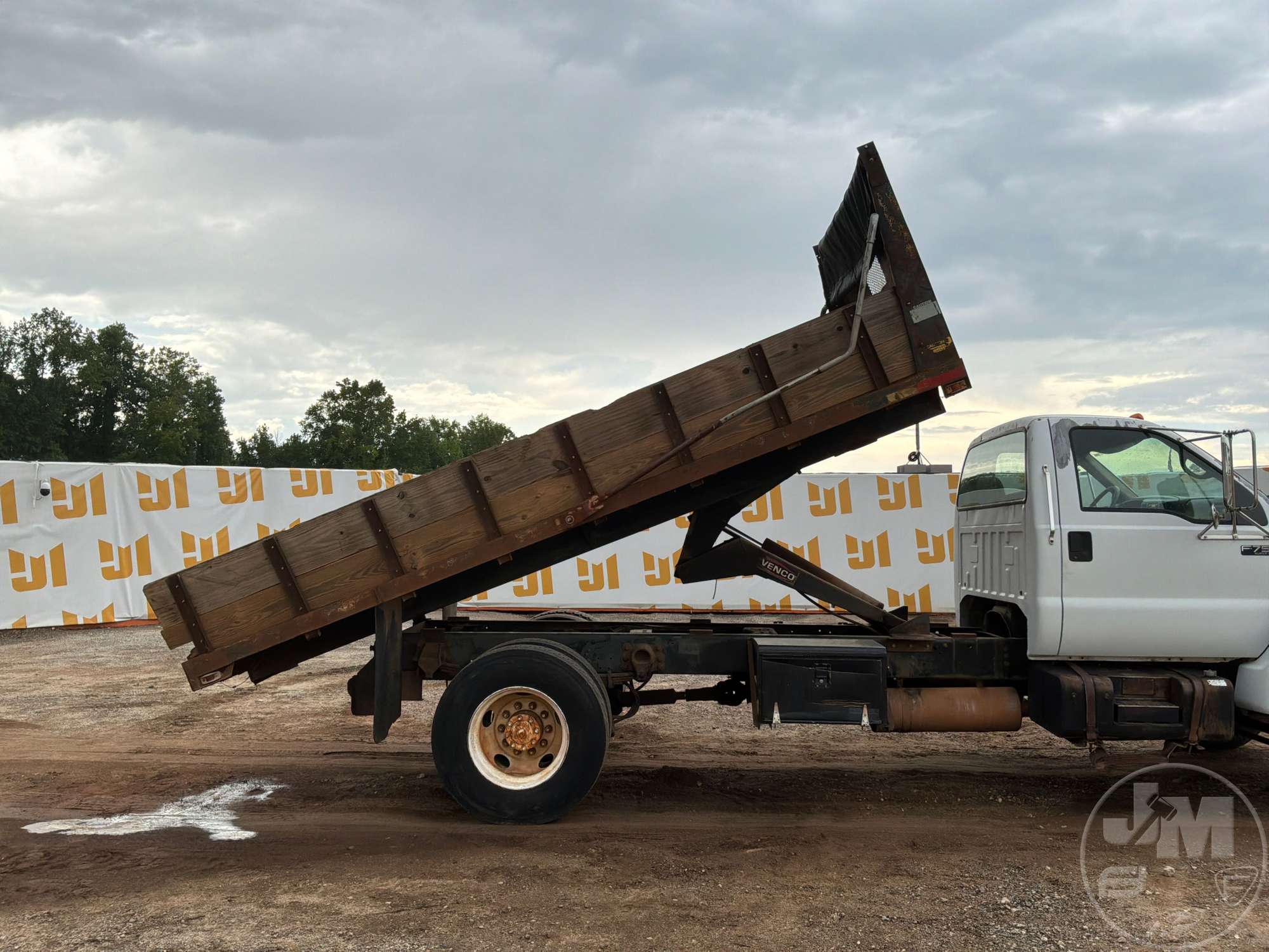 2000 Ford F-750
