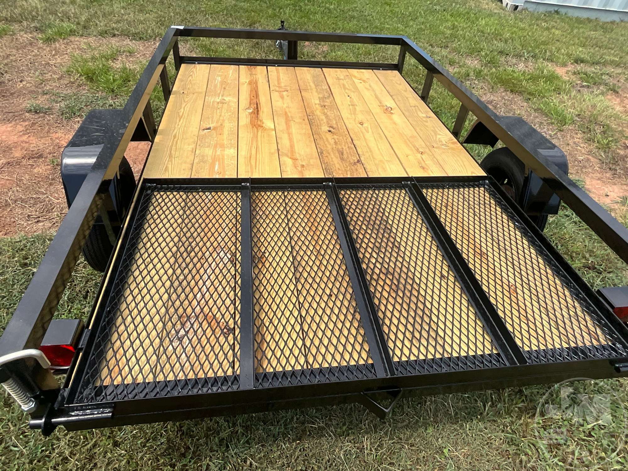 2027 TRIPLE CROWN TRAILERS, INC LD5X8S10O