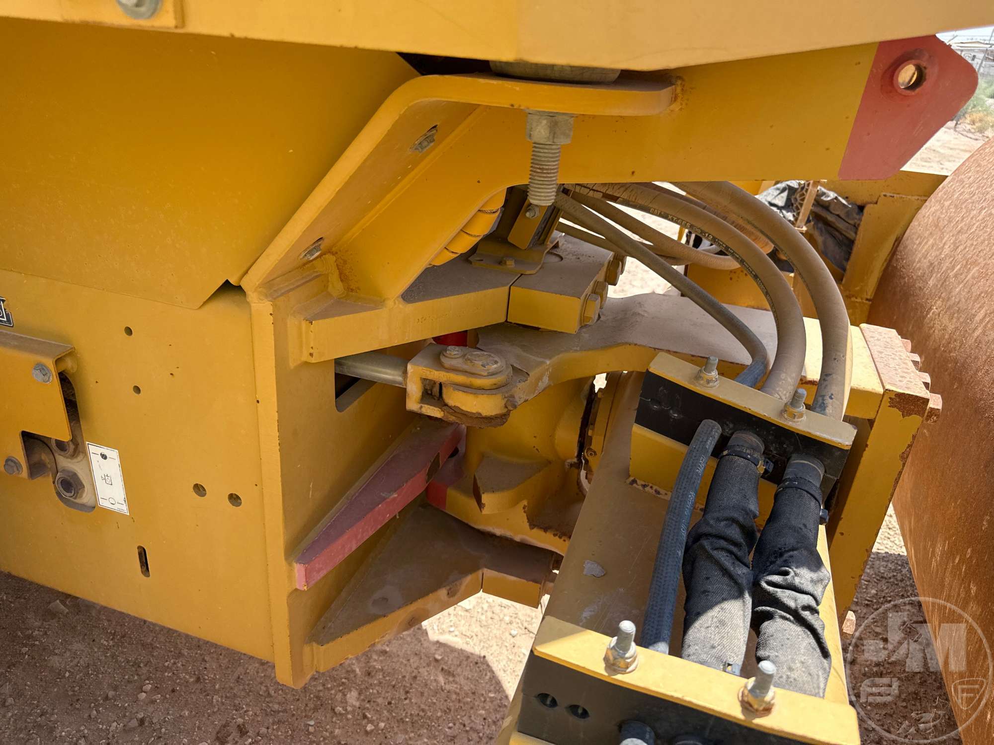 2011 Caterpillar CS56