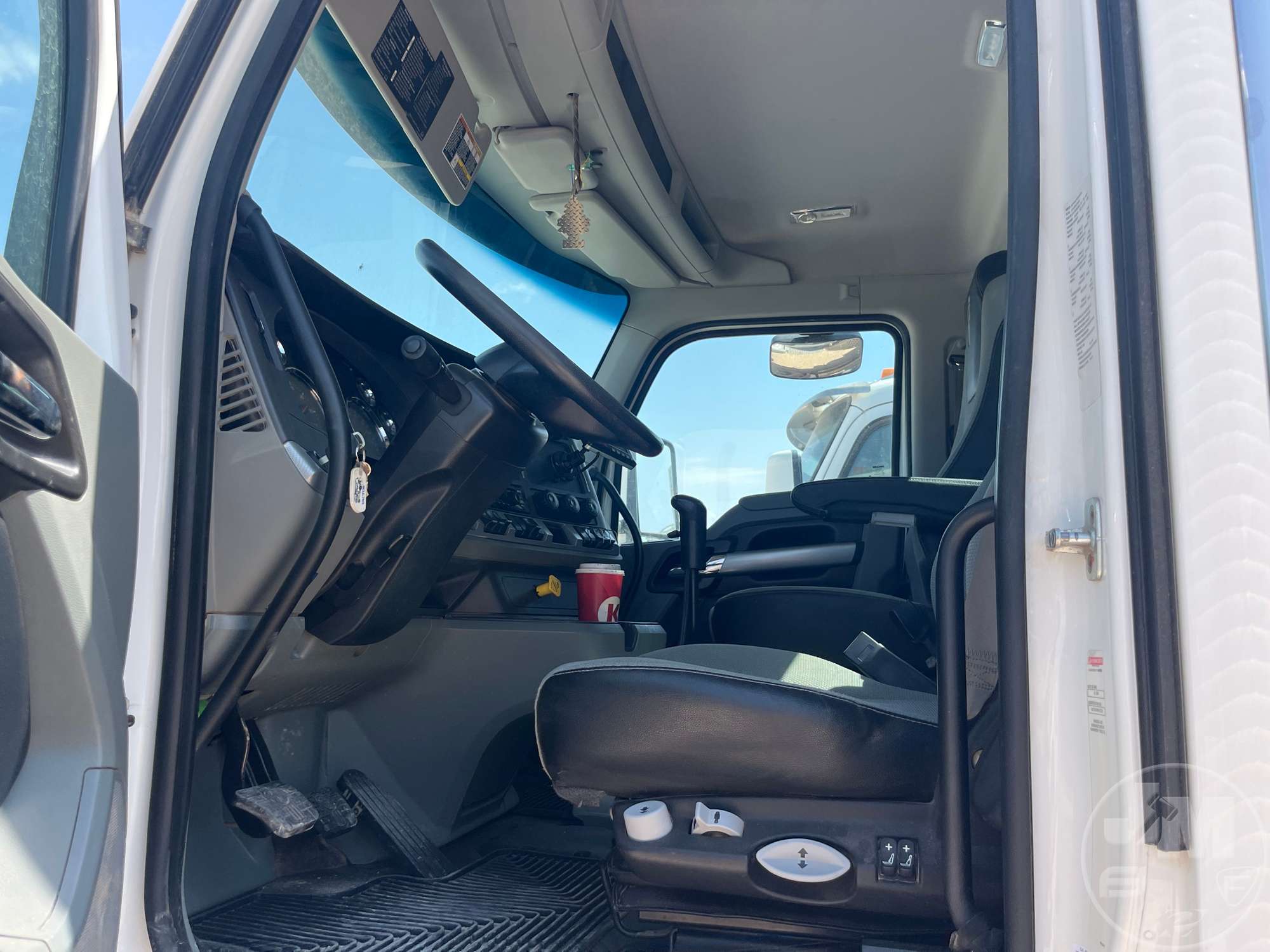 2021 Kenworth T880