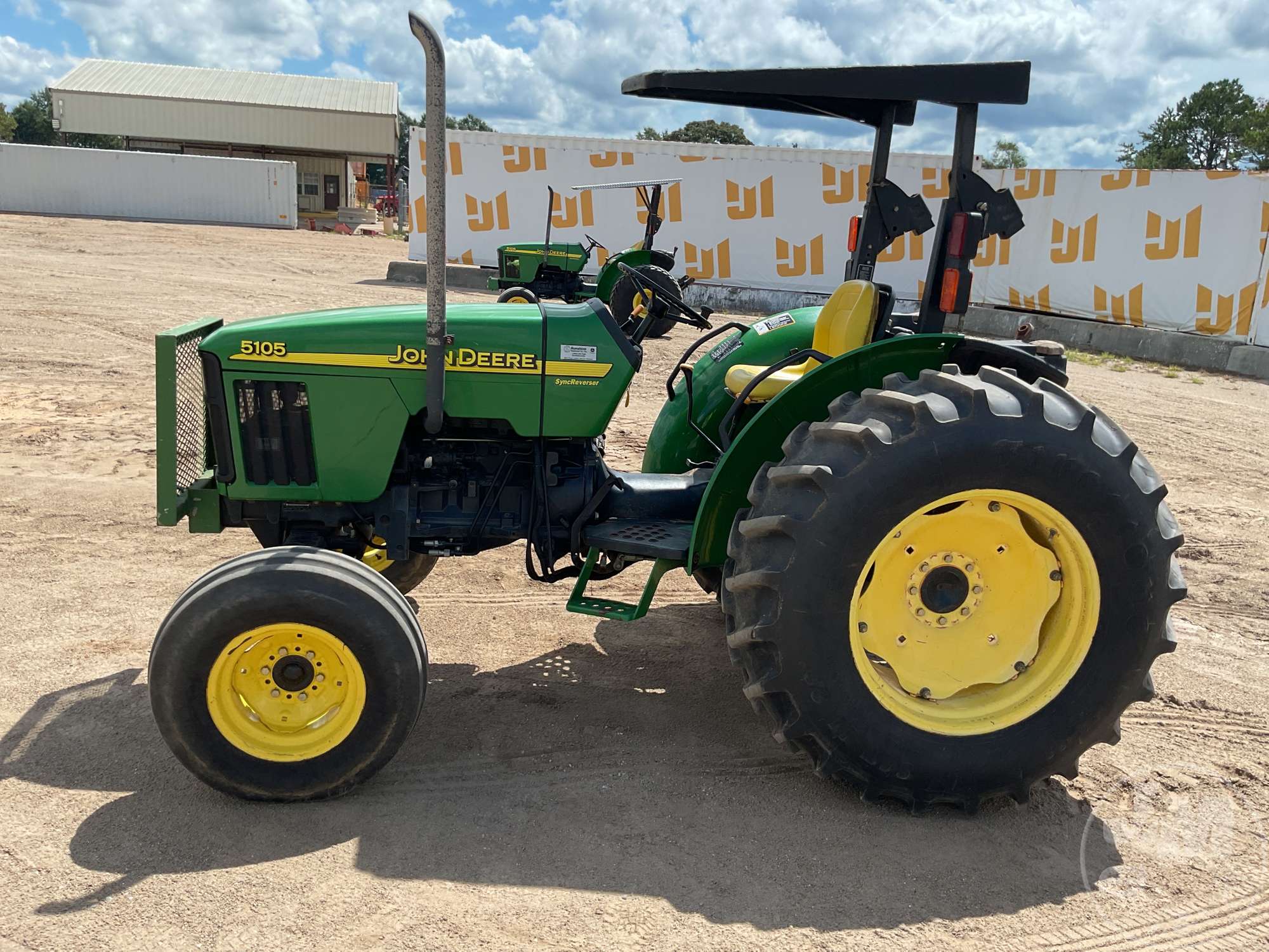 0 John Deere 5105