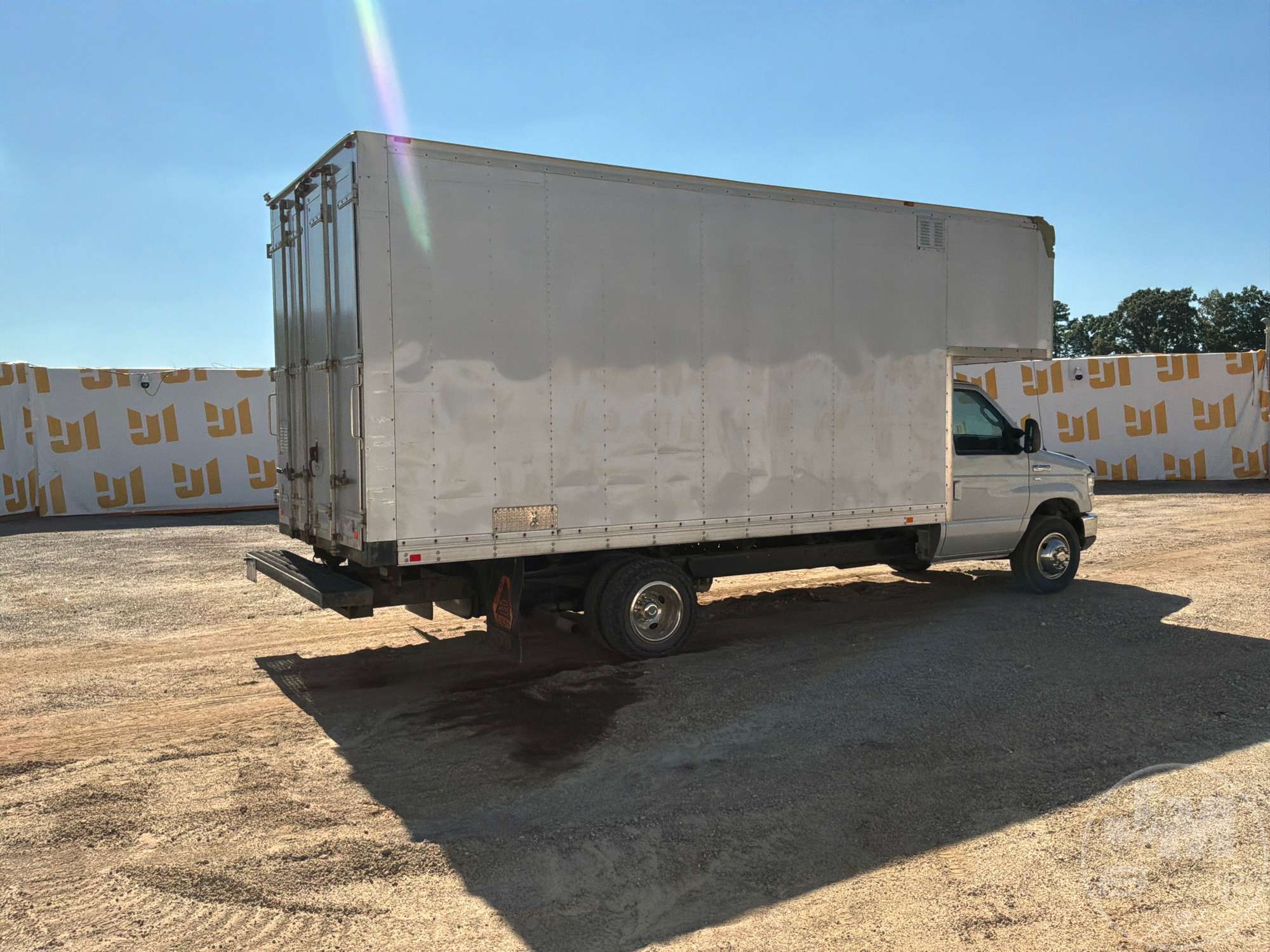 2016 Ford E-450