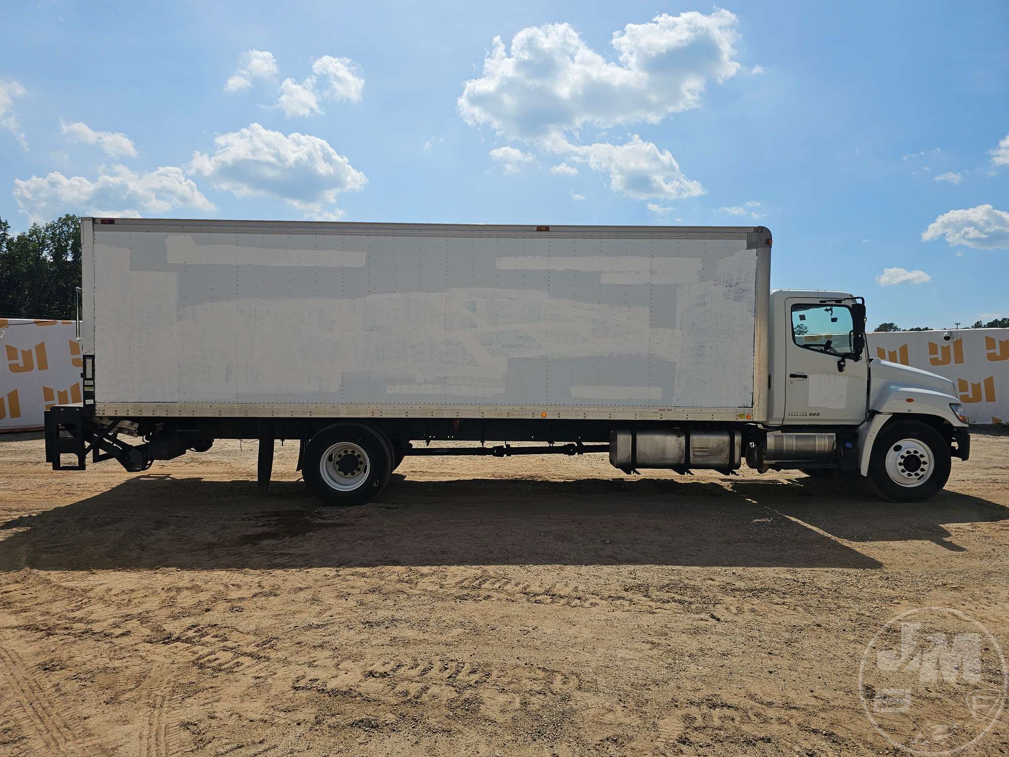 2012 Hino CONVENTIONAL TYPE TRUCK