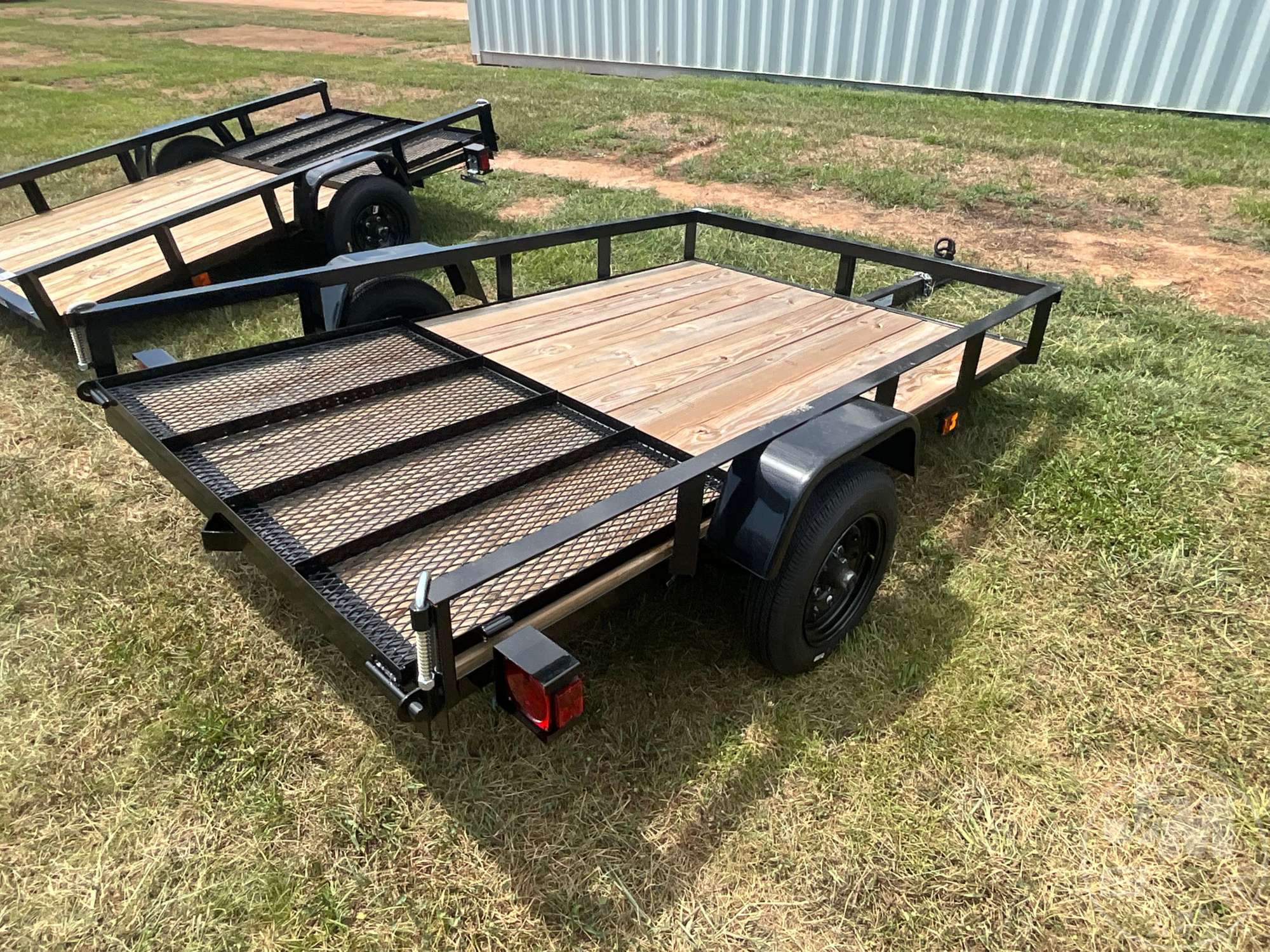 2027 TRIPLE CROWN TRAILERS, INC LD5X8S10O