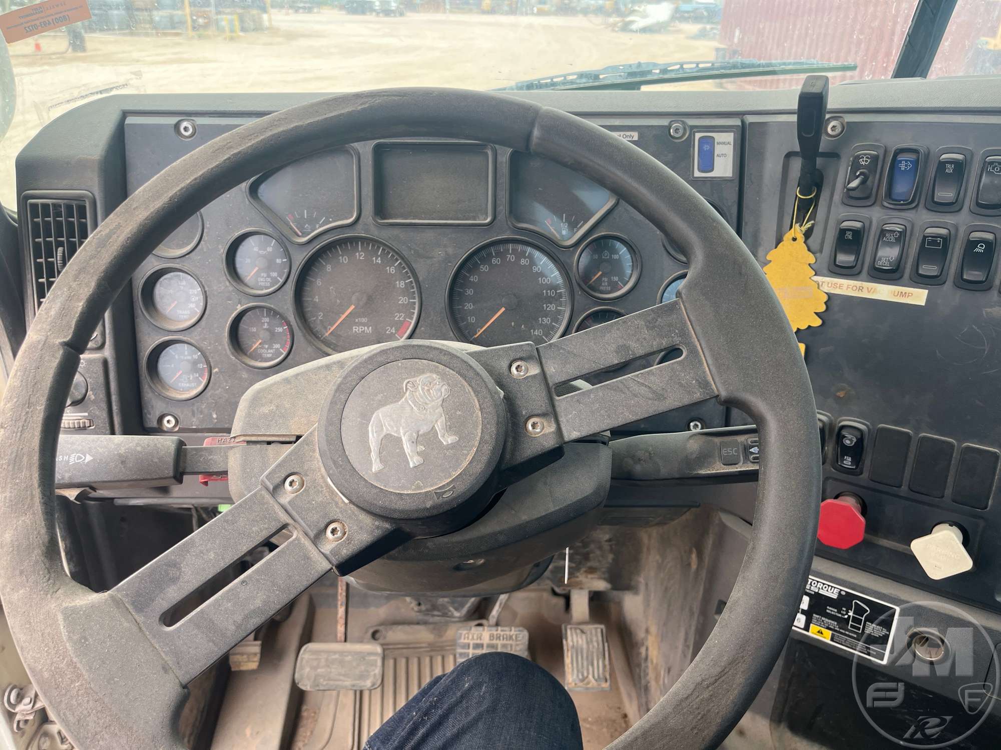 2013 Mack GU713