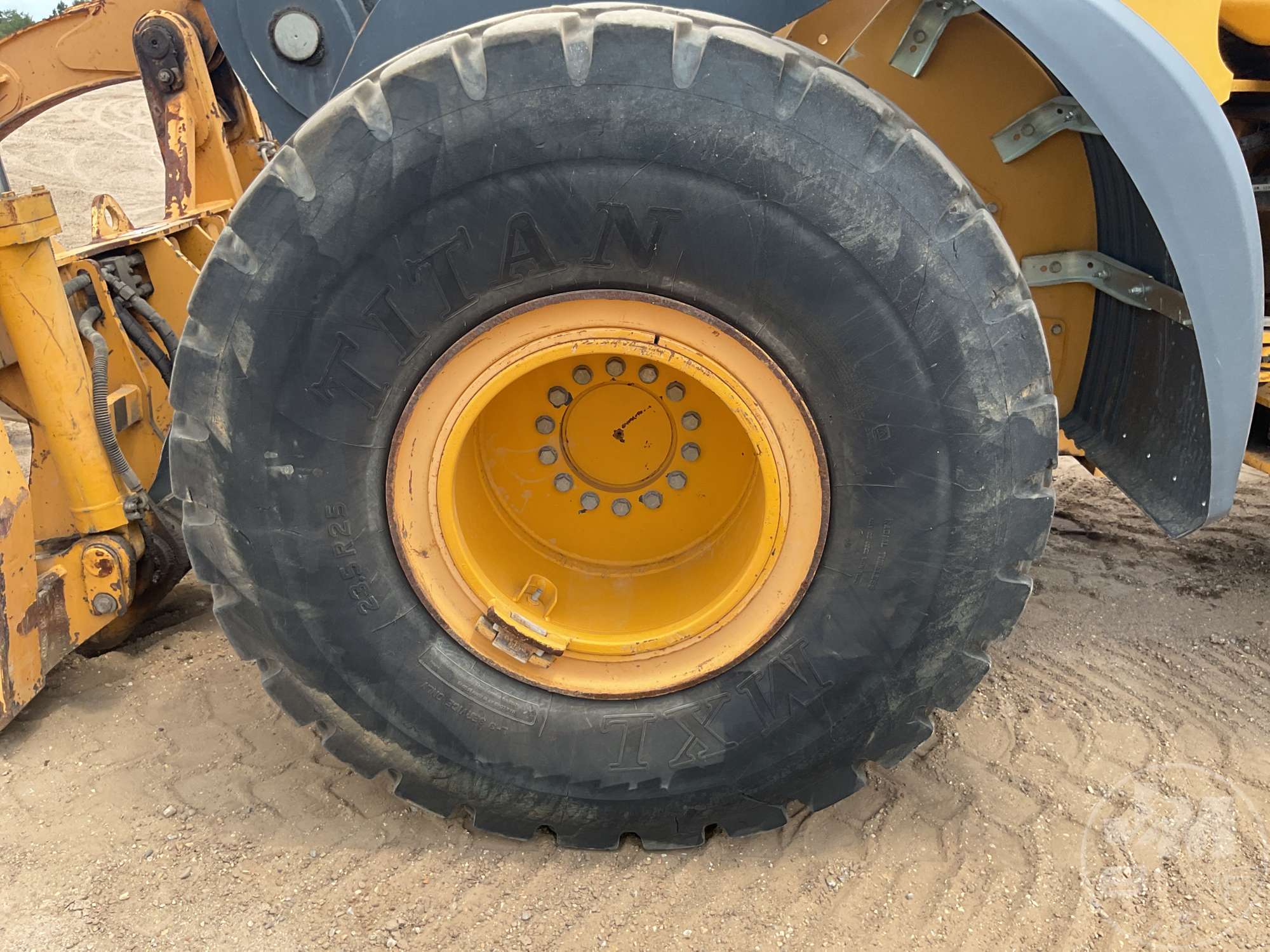 0 John Deere 644L