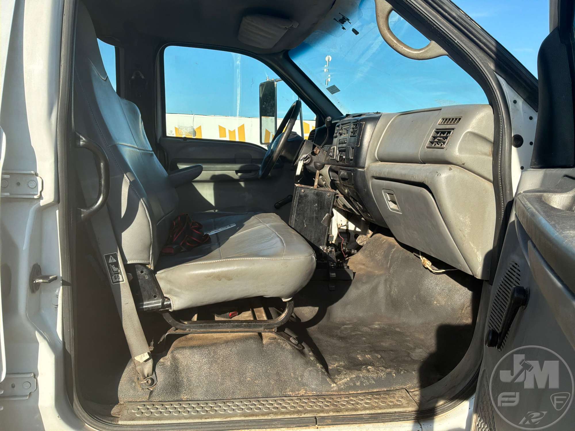 2009 Ford F-750 CREW CAB